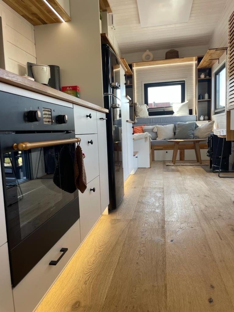 Mobile Home - Photo 3