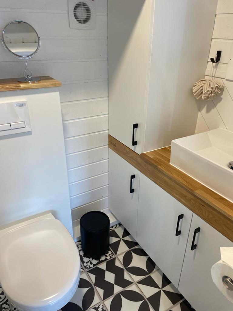 Mobile Home - Photo 8