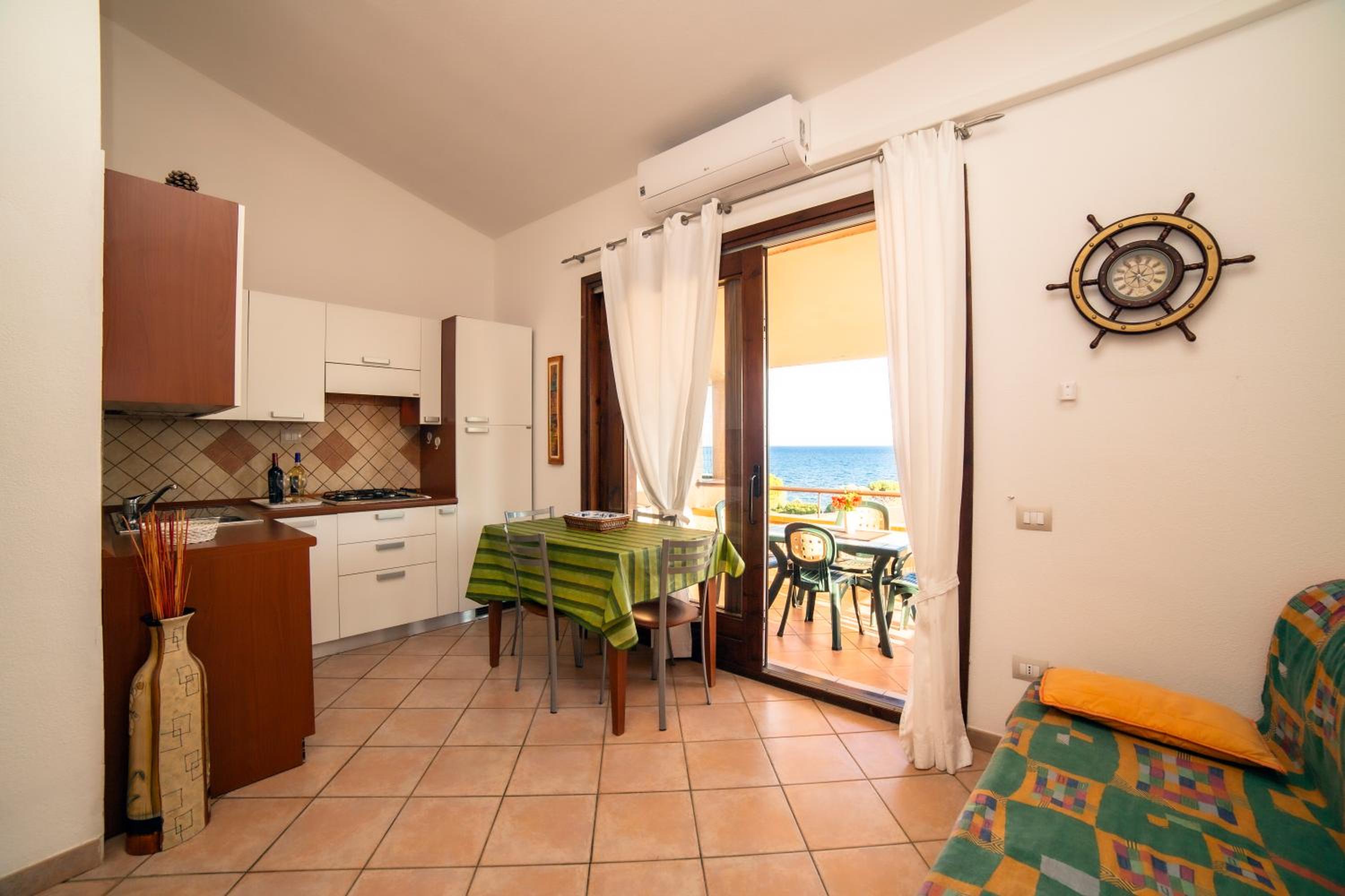 One-Bedroom Apartment (4 Adults) - Photo 5