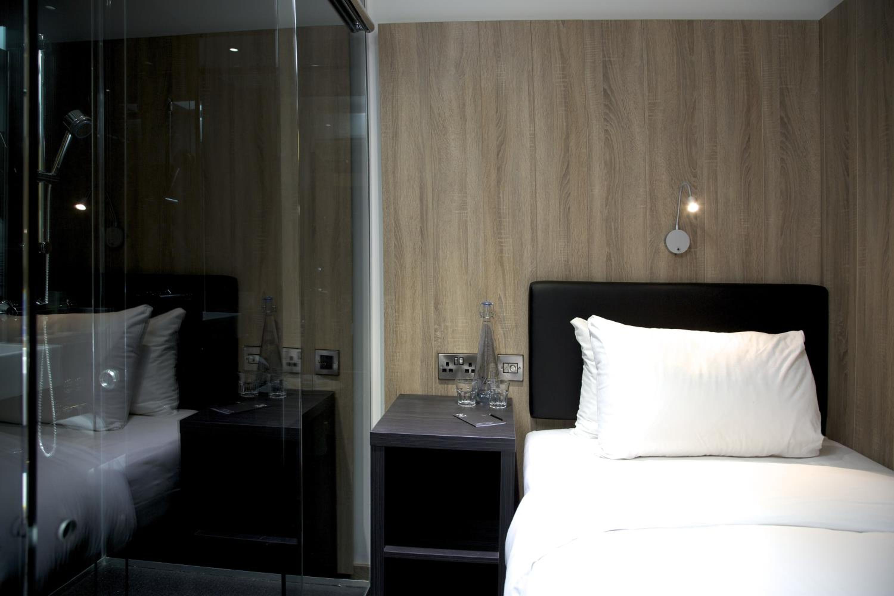 Single Room photo 3