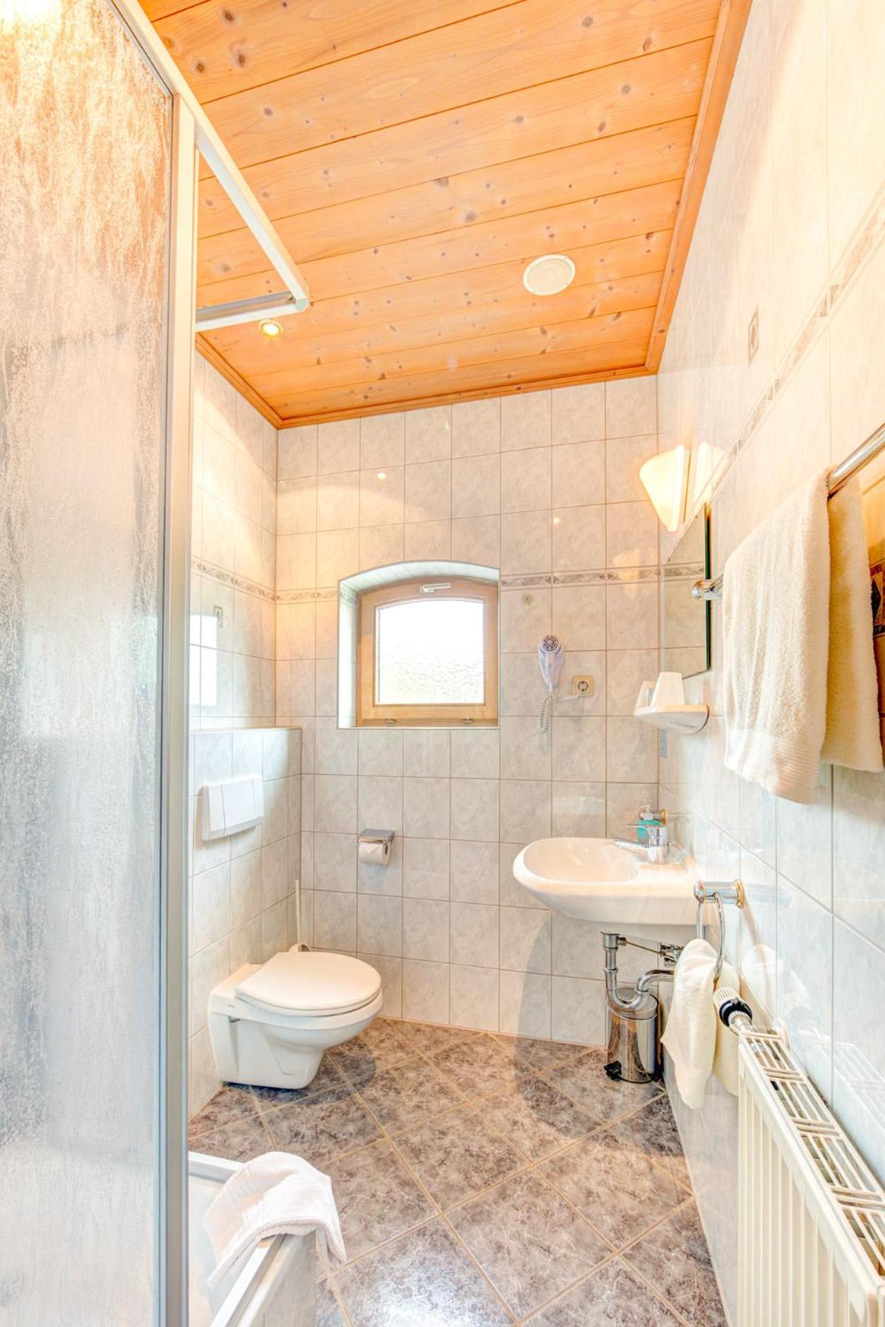 Single Room with Shower photo 3