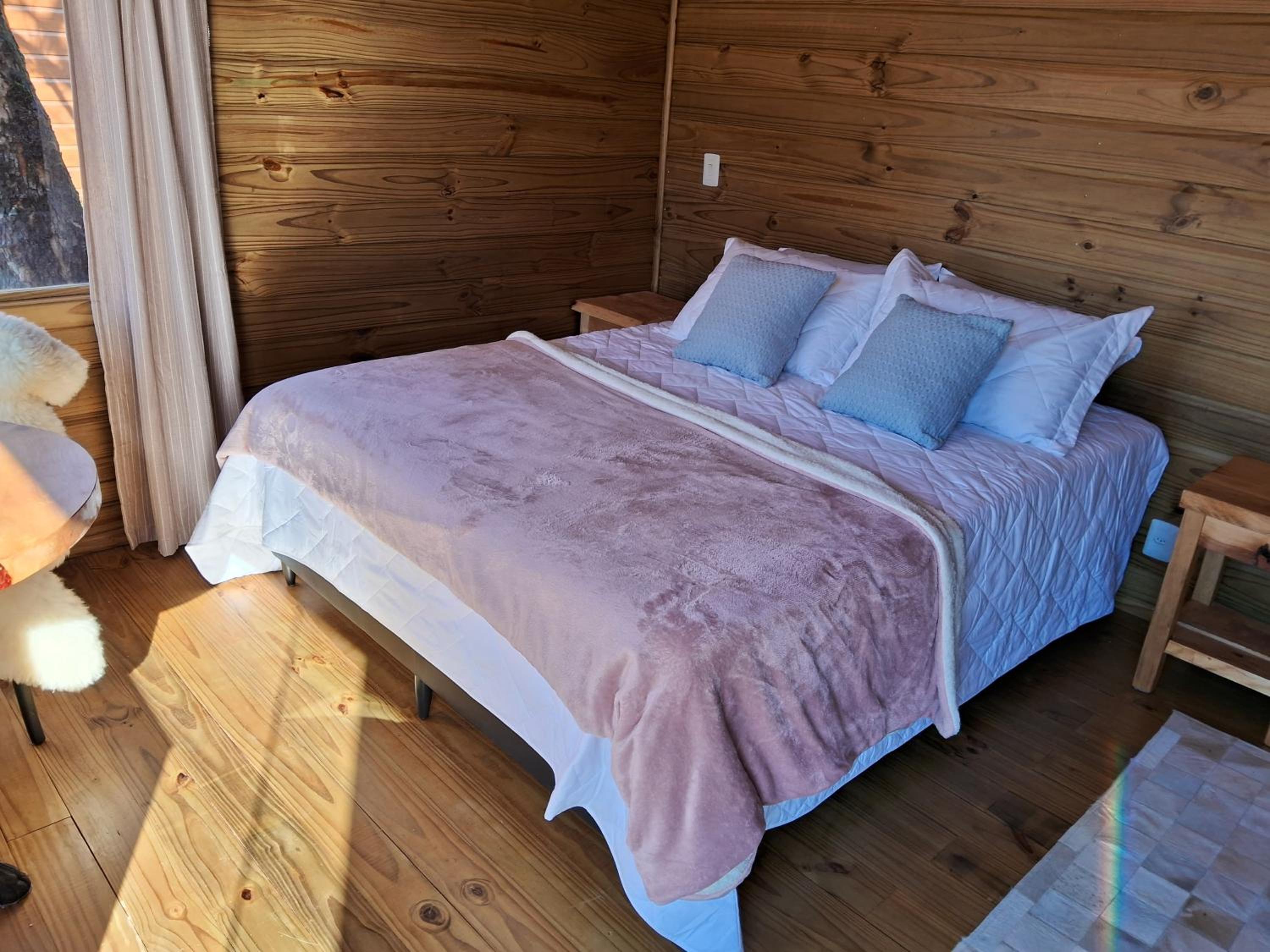 Queen Room with Balcony photo 1