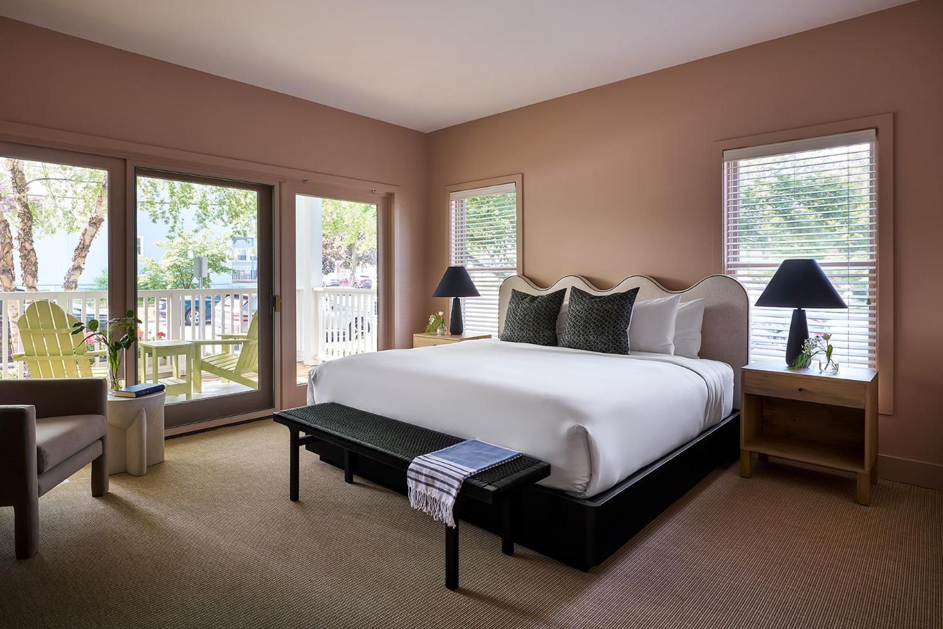 King Room with Balcony photo 1