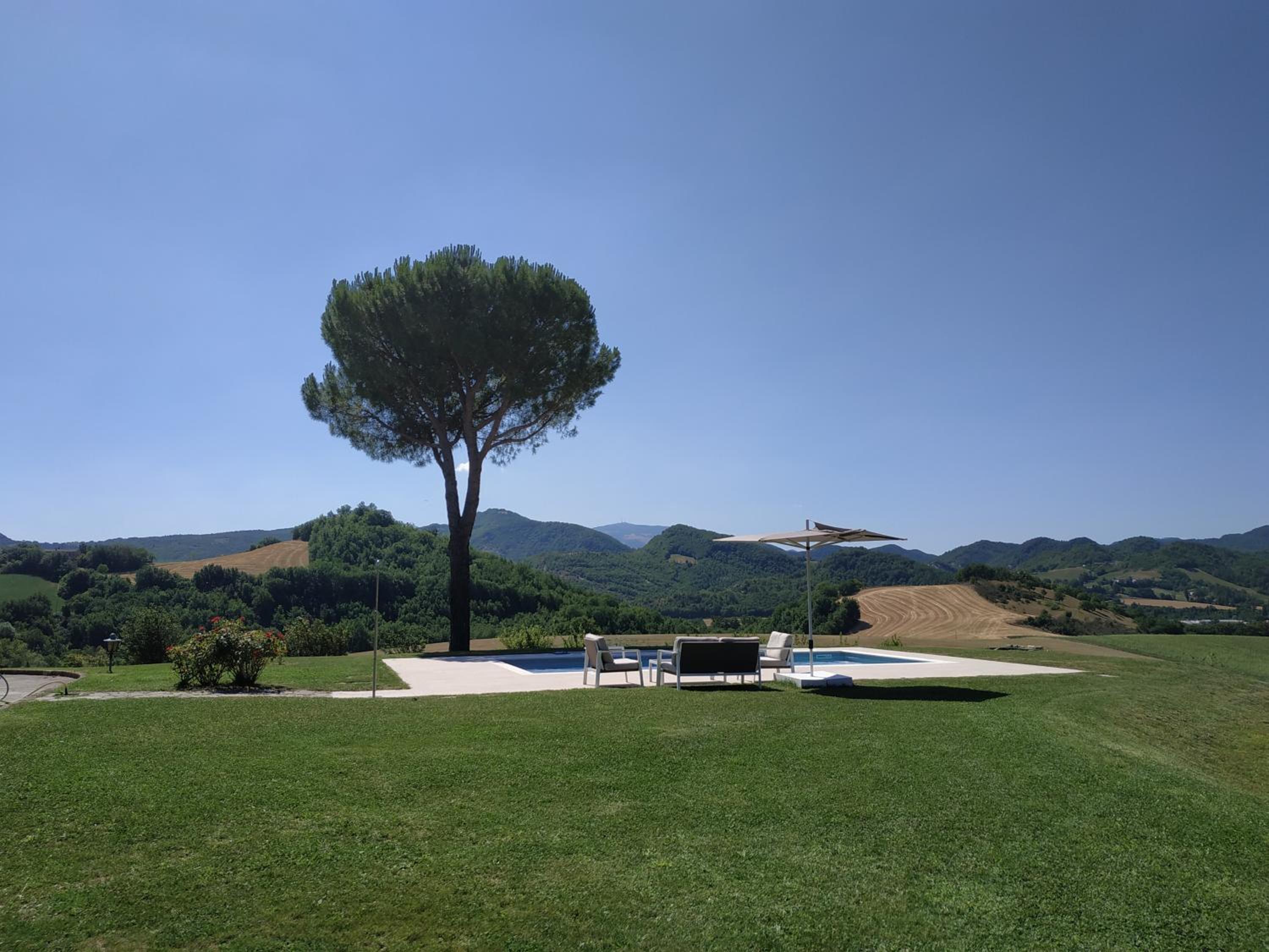 Villa photo 2