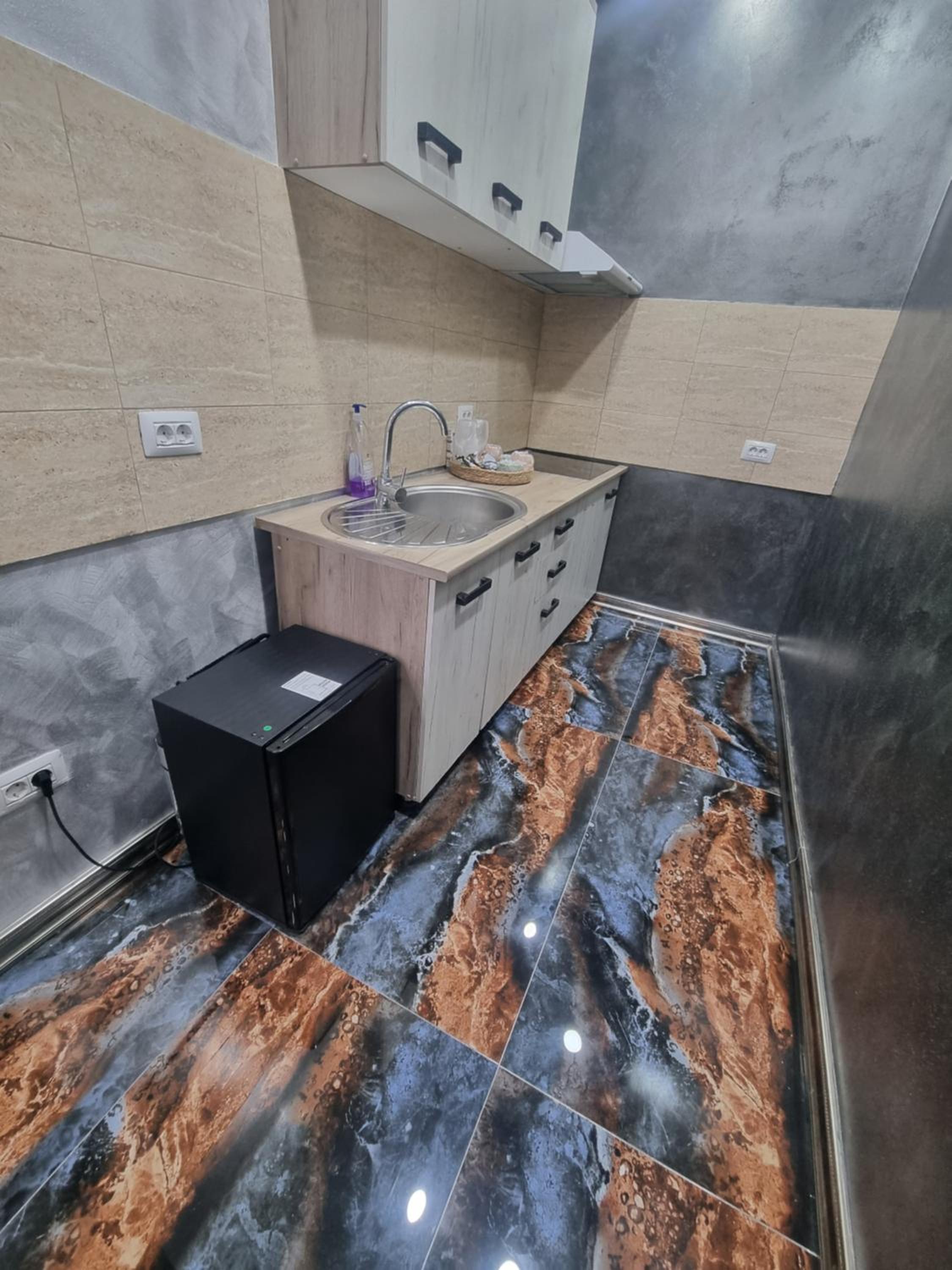 Room 14 The poet's room with bathtub and kitchenette, 1 car parking space - Photo 8