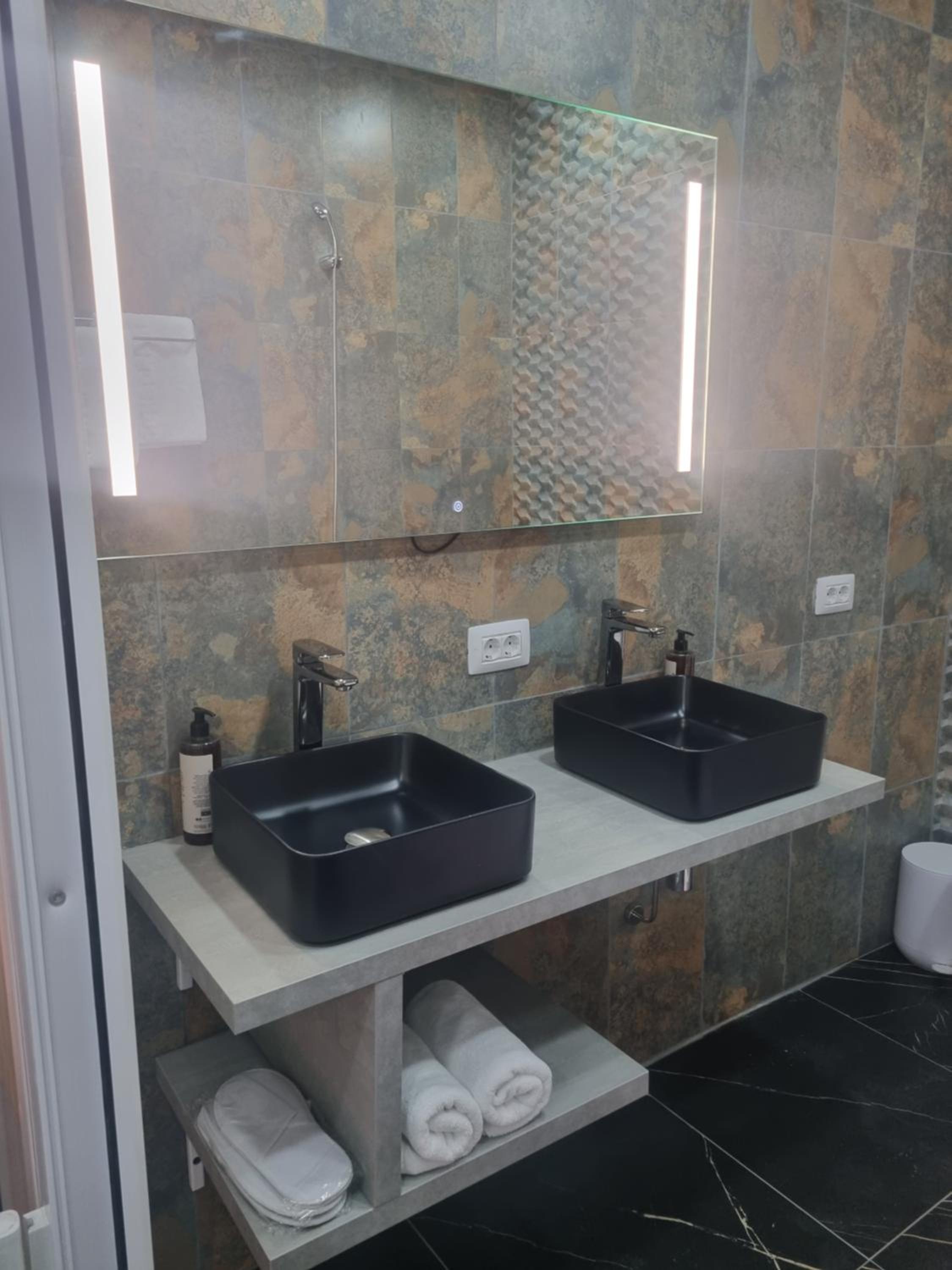 Room 14 The poet's room with bathtub and kitchenette, 1 car parking space - Photo 12