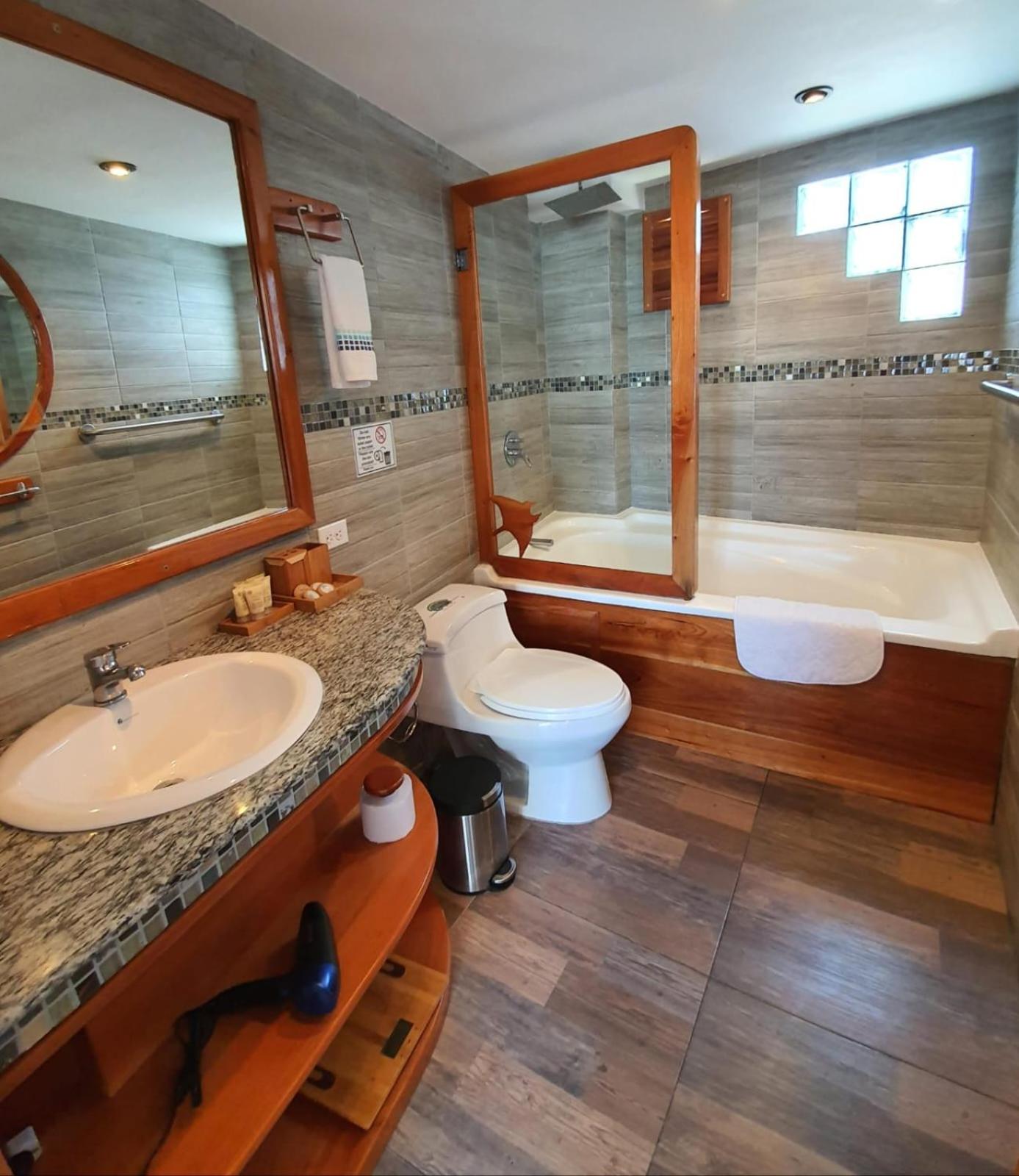 Deluxe Double Room with Side Sea View photo 1
