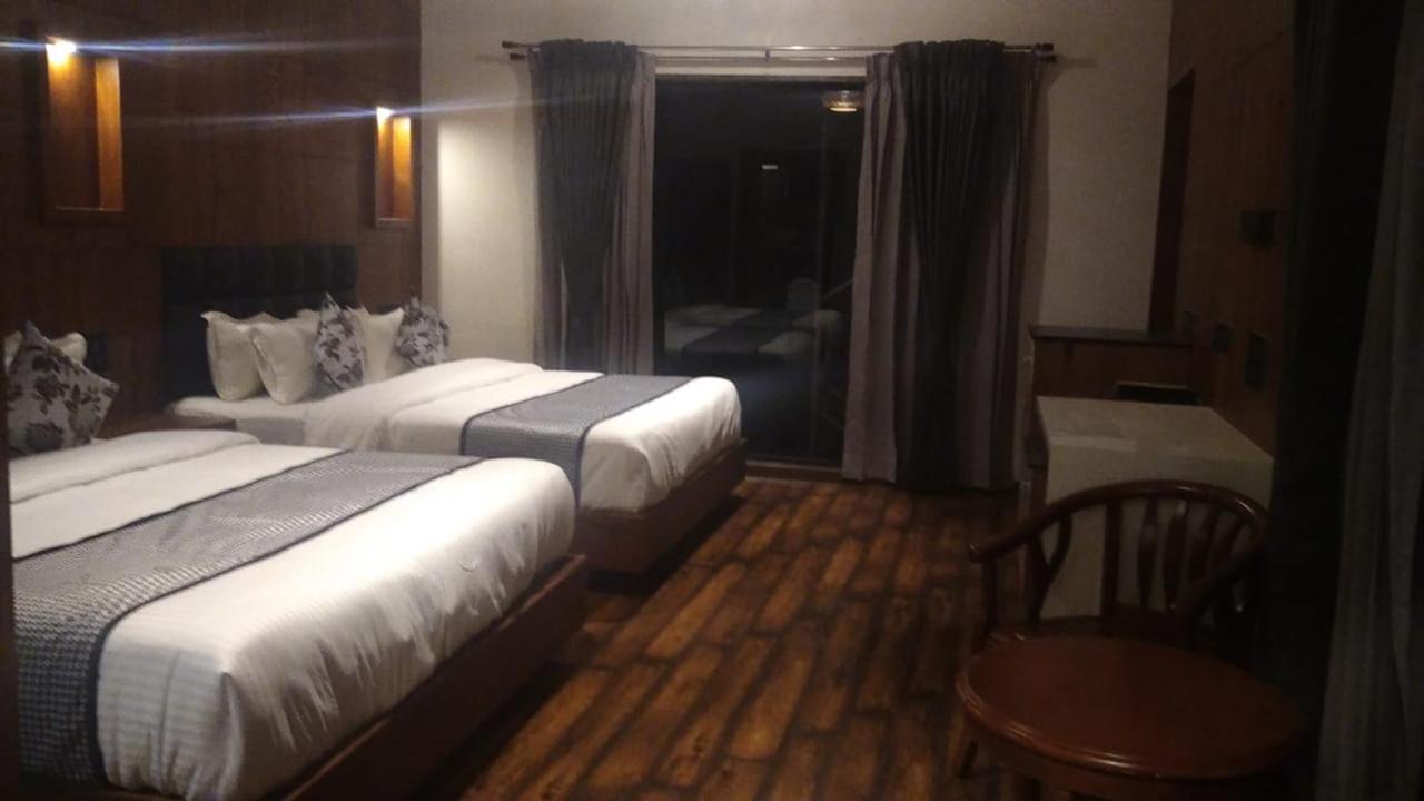 Superior Double or Twin Room with Lake View photo 1