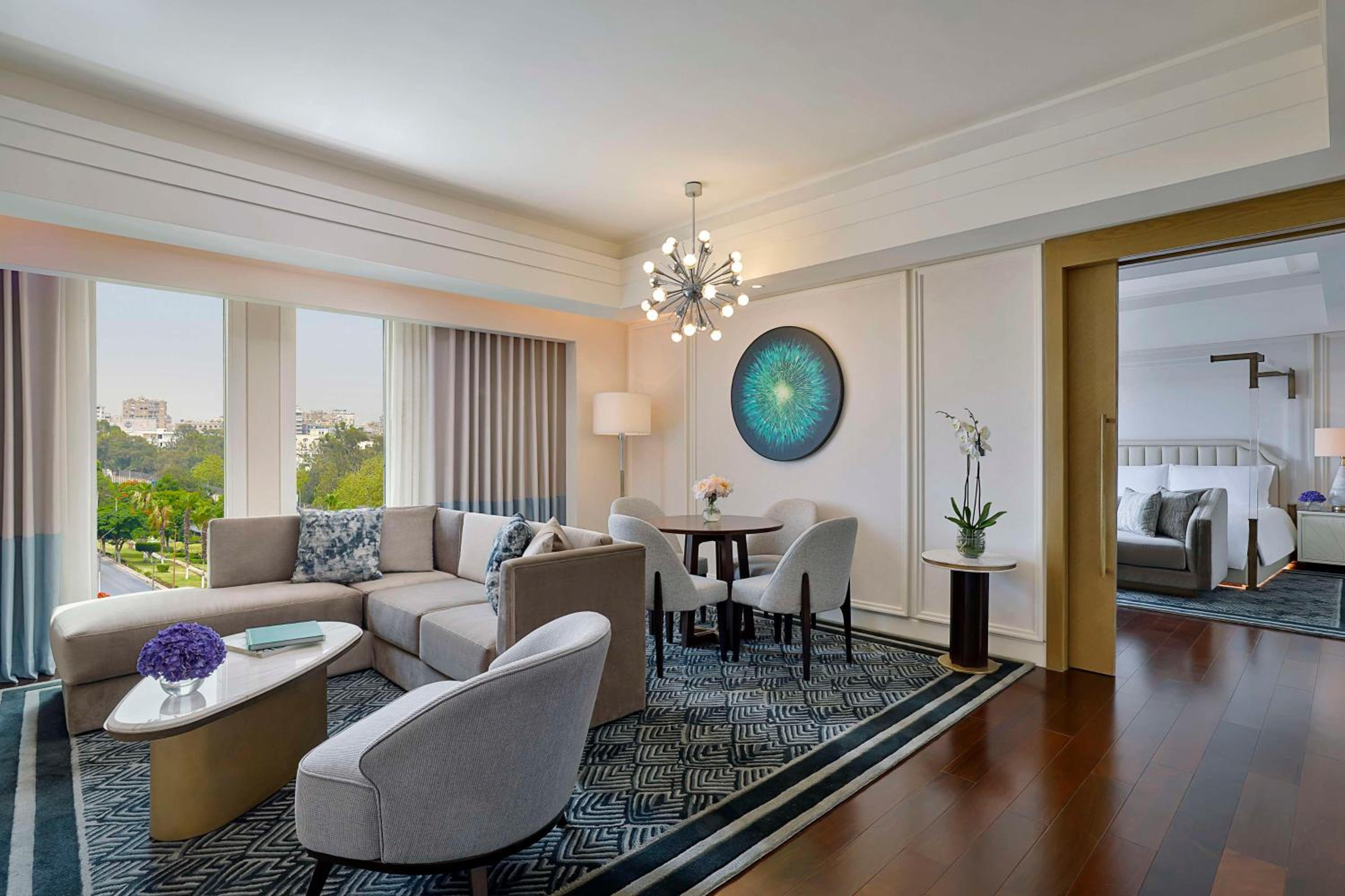 Premier One-Bedroom King Suite thumbnail 6