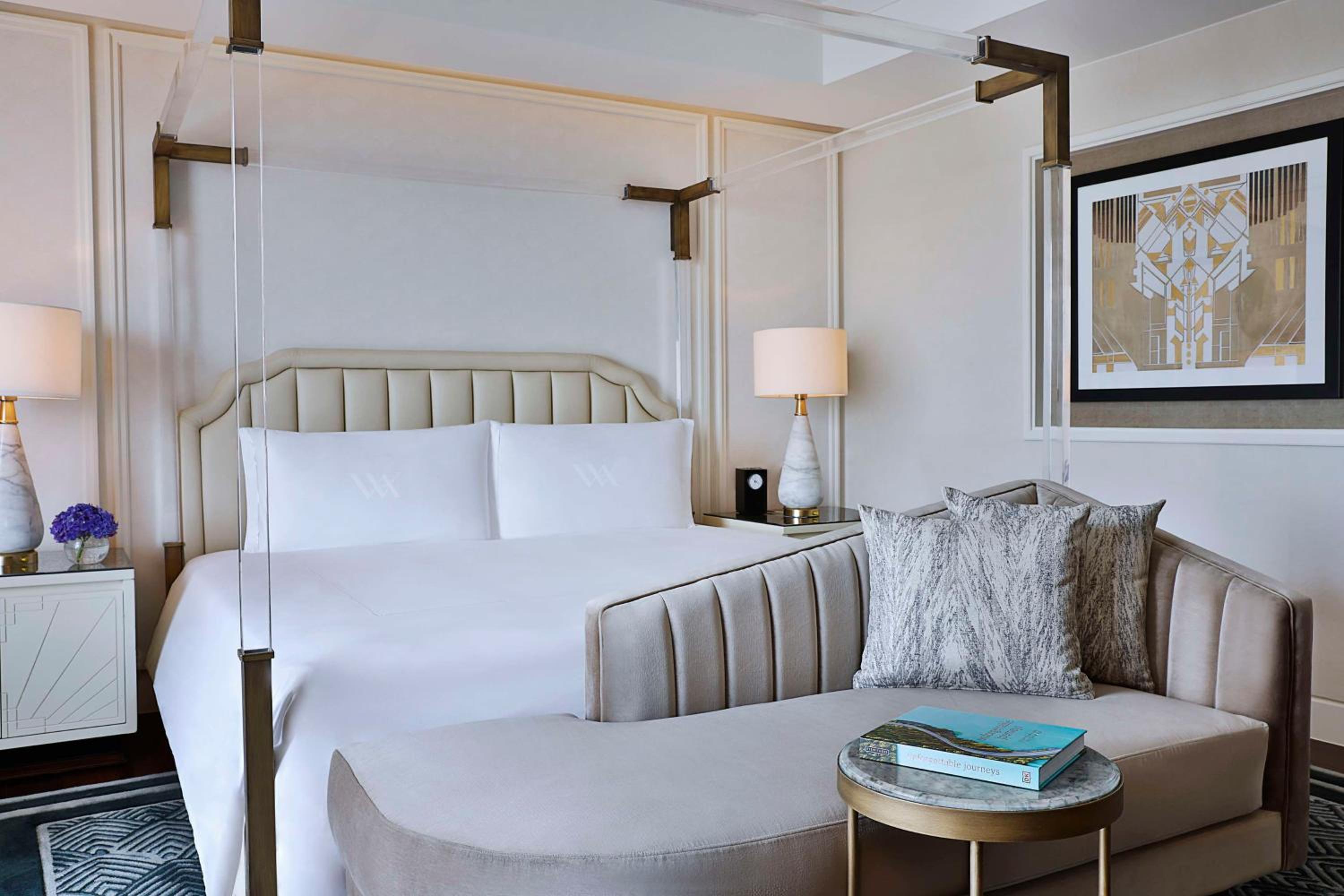 Premier One-Bedroom King Suite