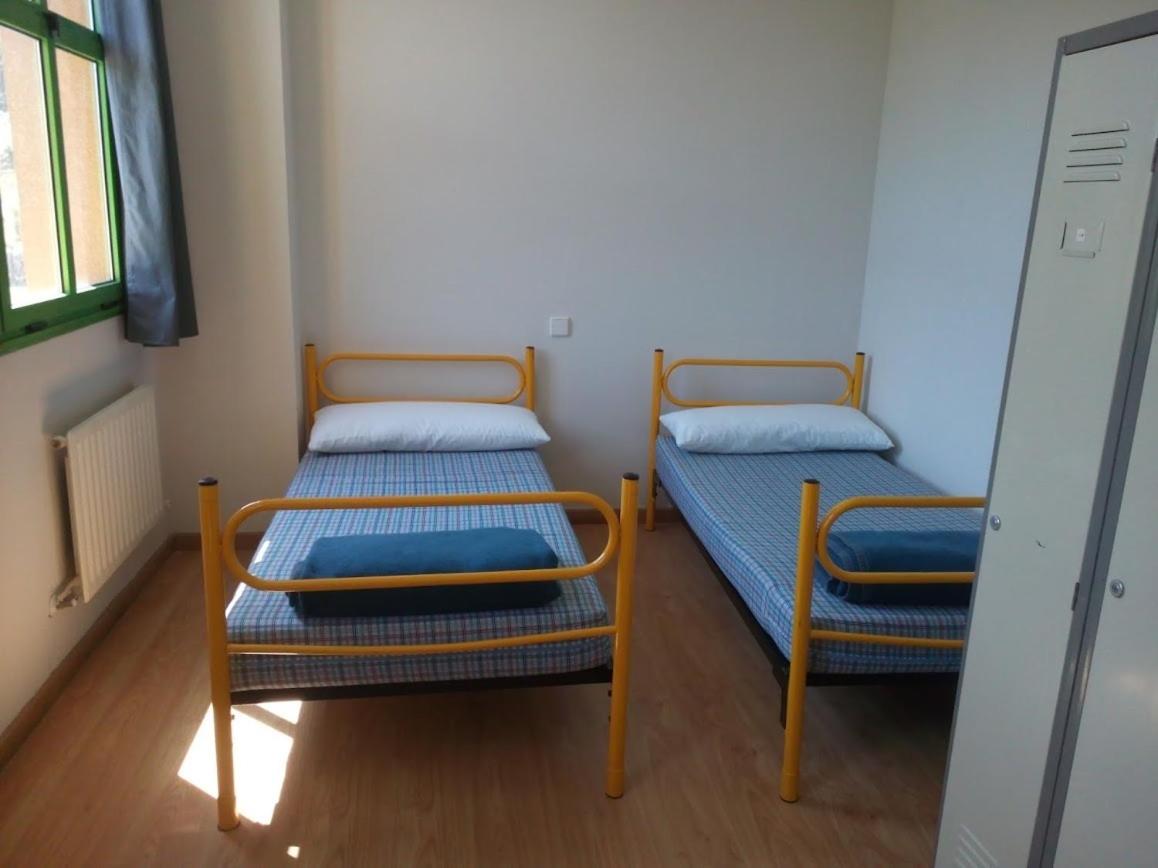 Twin Room with Private Bathroom photo 3