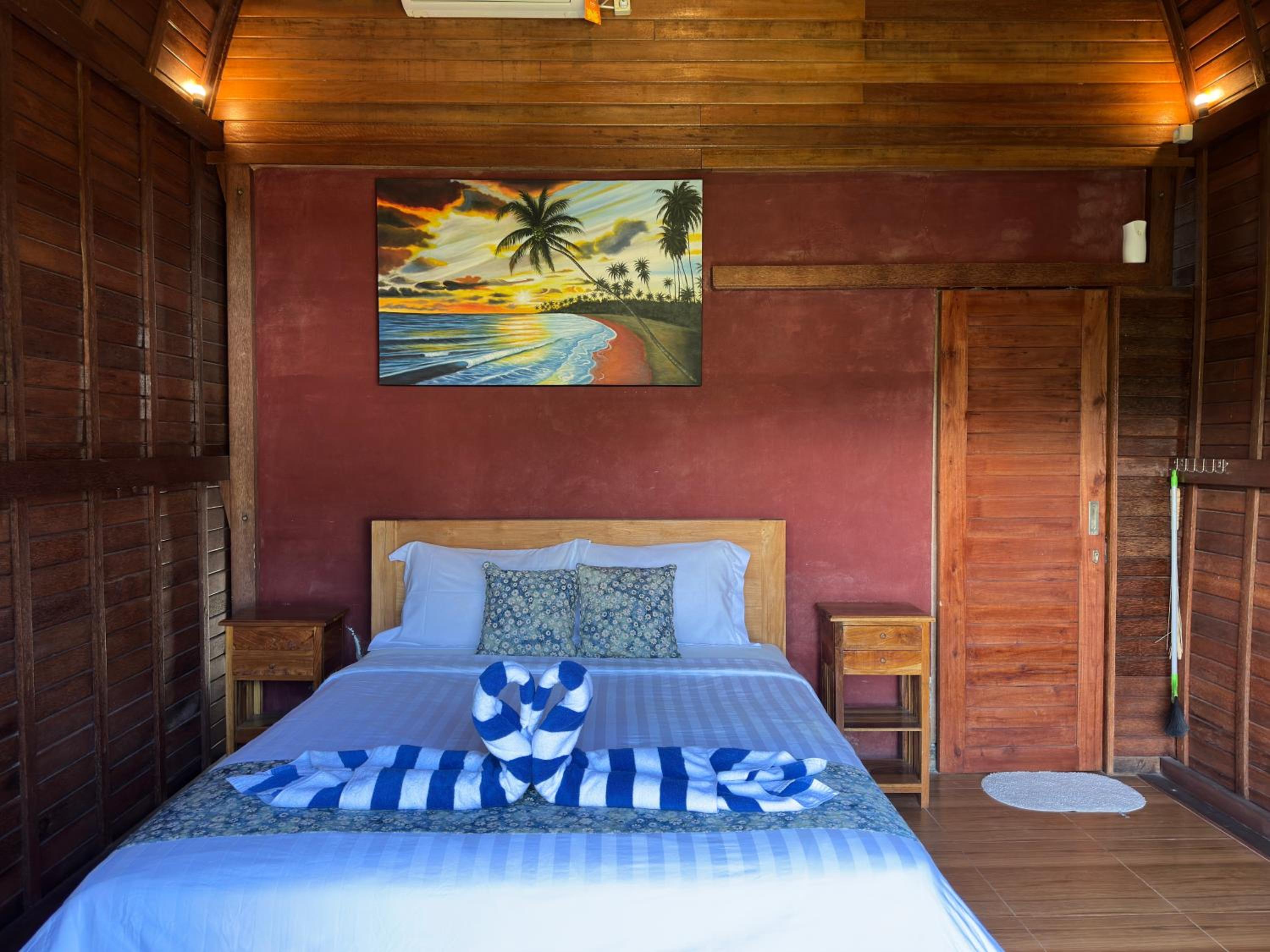 Deluxe Room (2 Adults + 1 Child) - Photo 7
