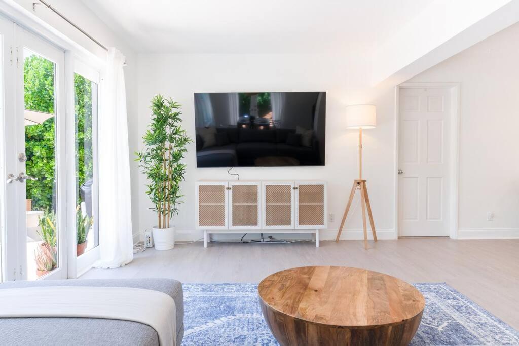 Three-Bedroom House photo 1