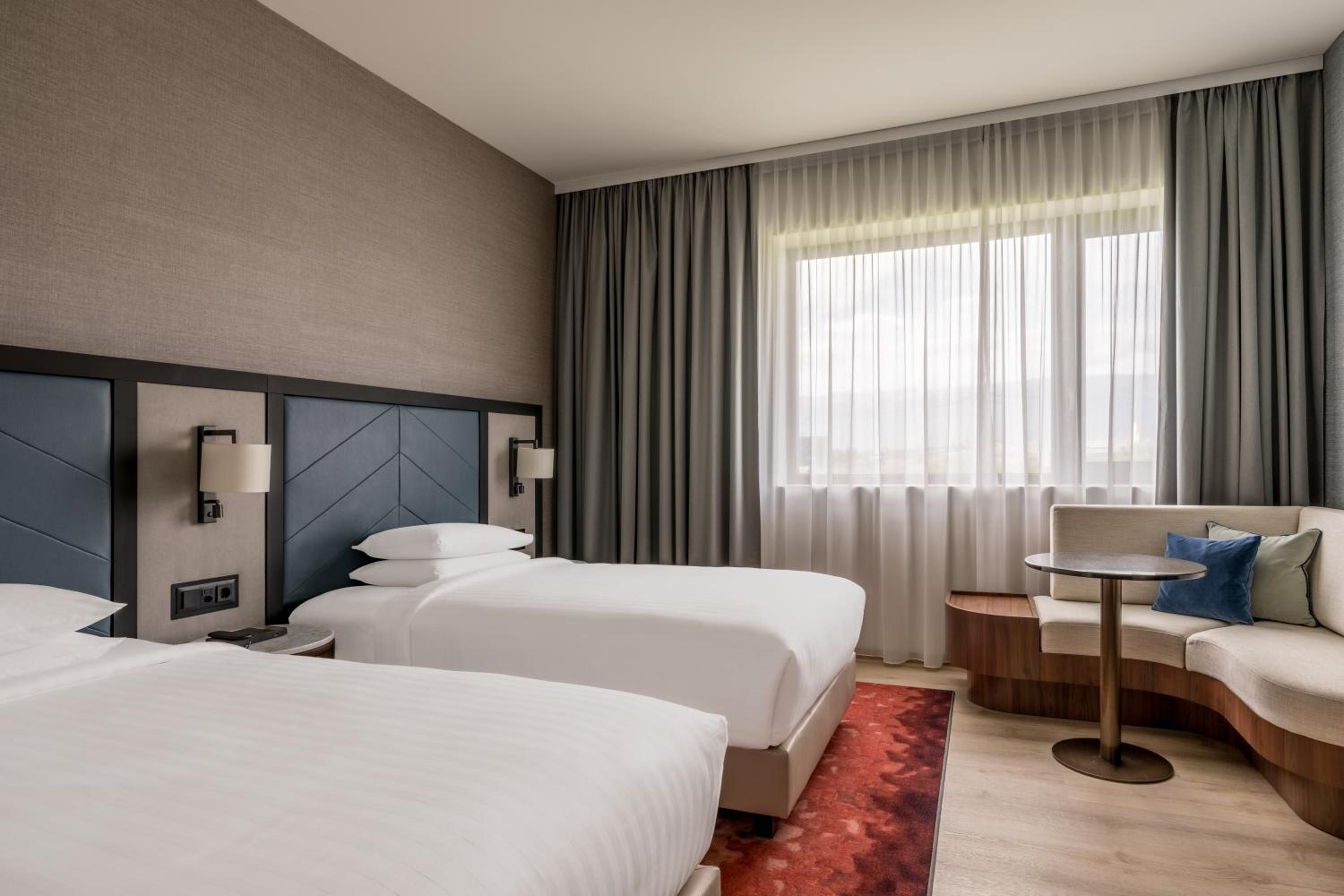 Premium Twin Room - Photo 1