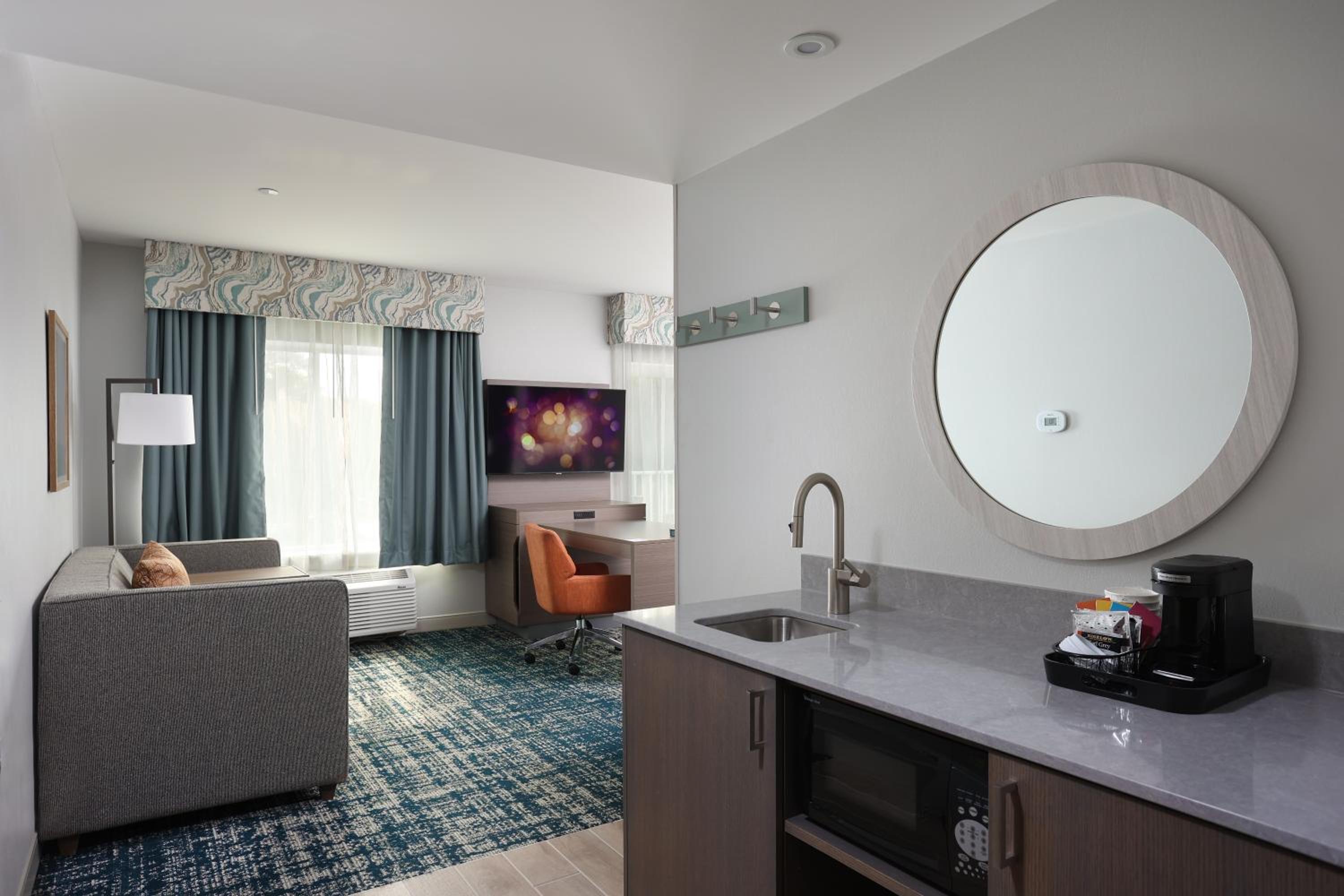 King Studio Suite - Photo 2