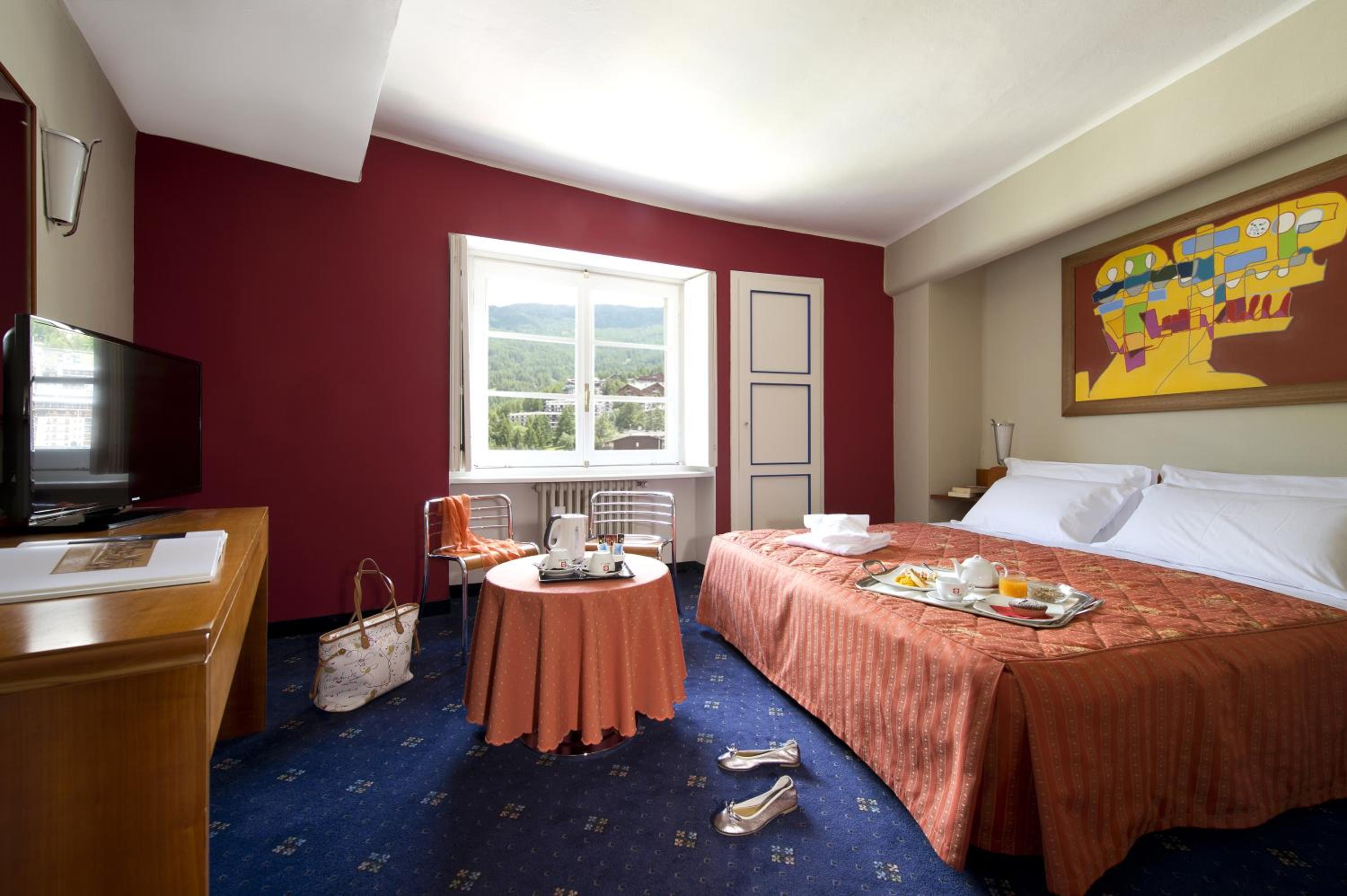 Double or Twin Room with Mountain View photo 2
