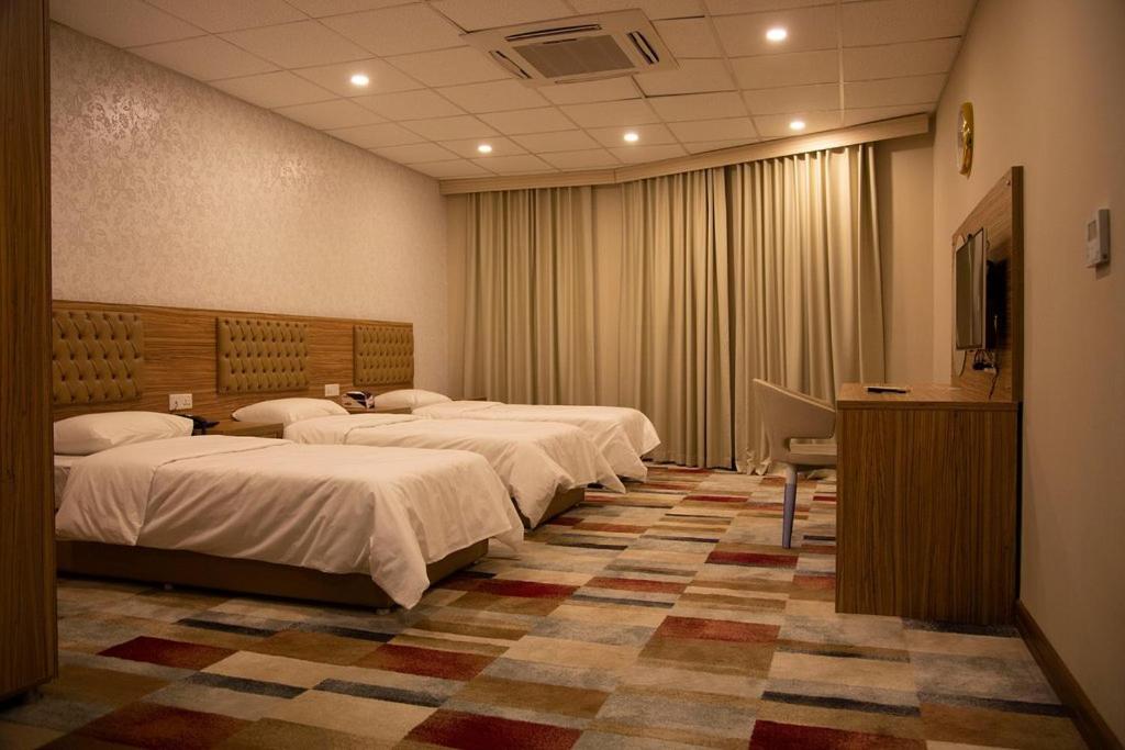 Triple Room with Private Bathroom photo 1