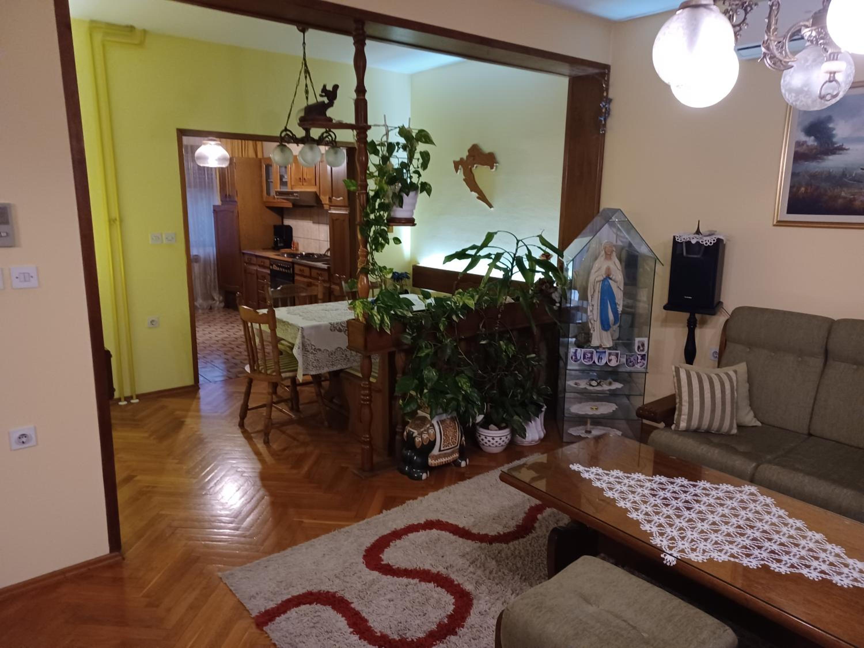 Apartment - Split Level - Photo 19