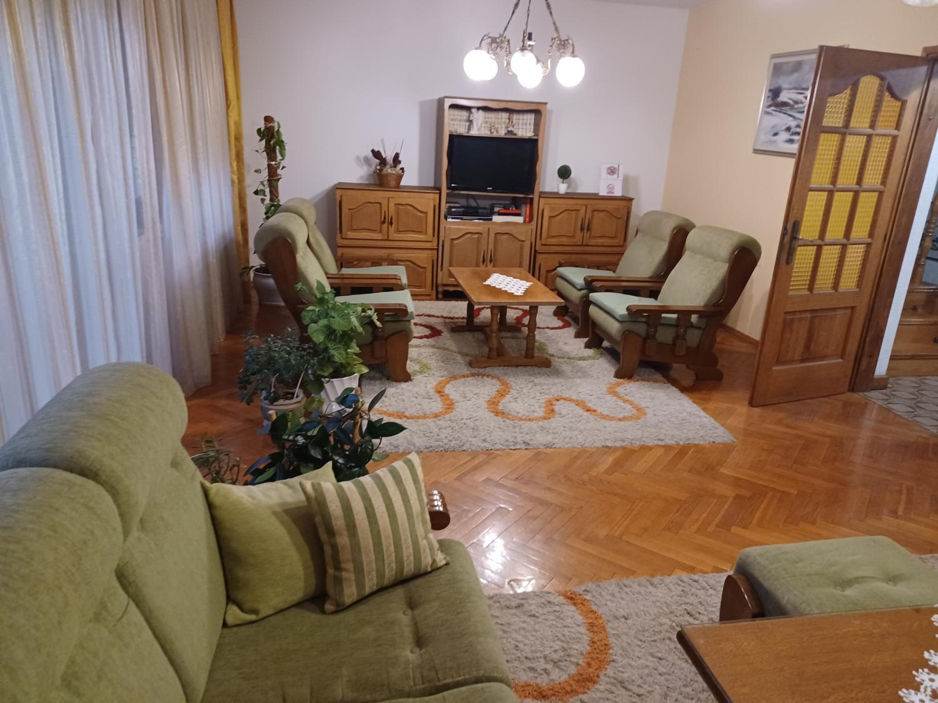 Apartment - Split Level - Photo 18