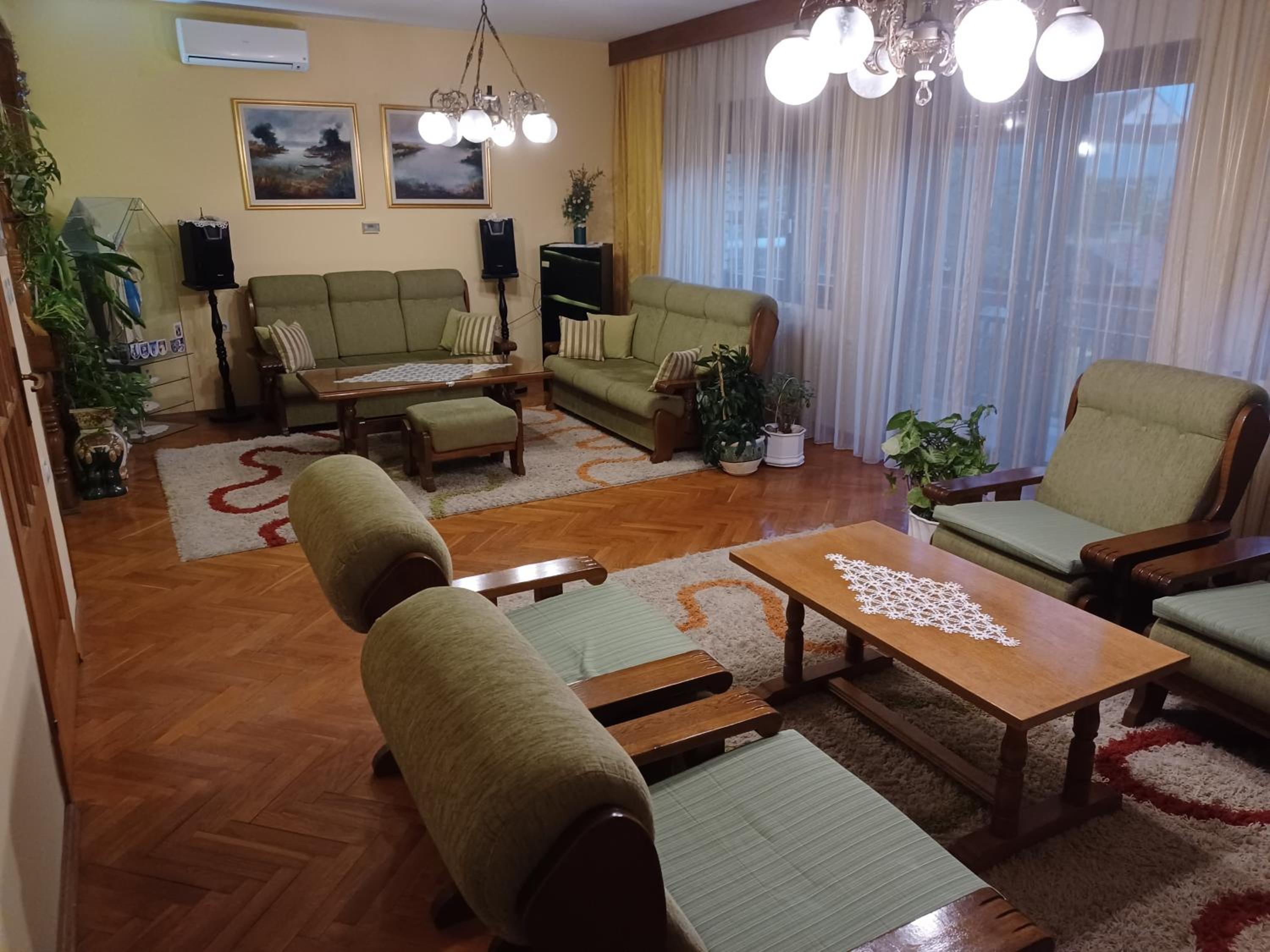 Apartment - Split Level - Photo 17