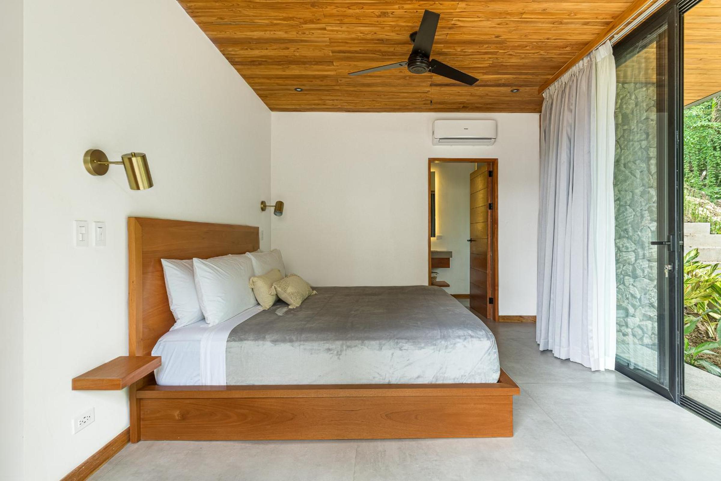 Three-Bedroom Villa photo 1