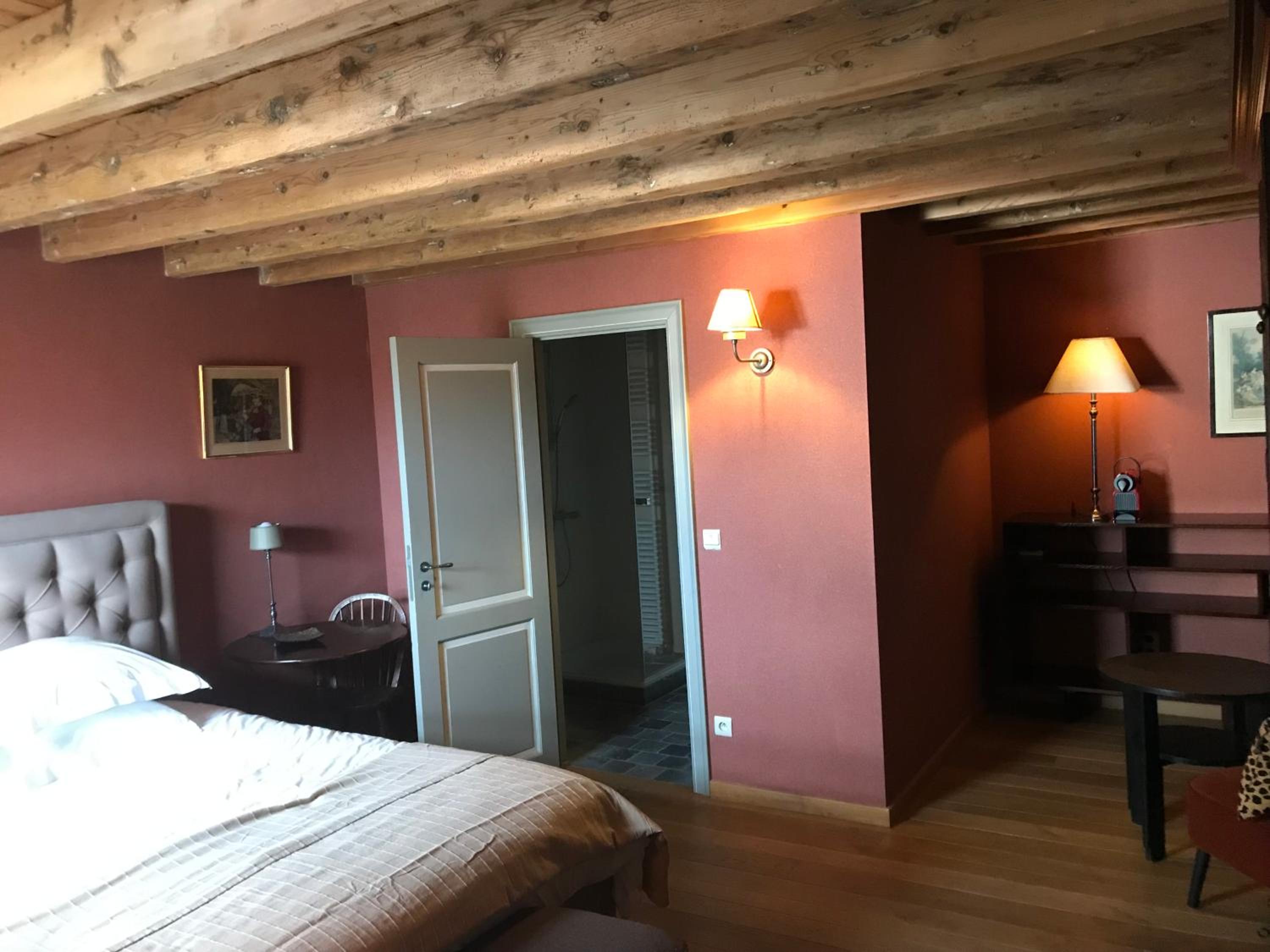 Double Room with Private Bathroom - Photo 17