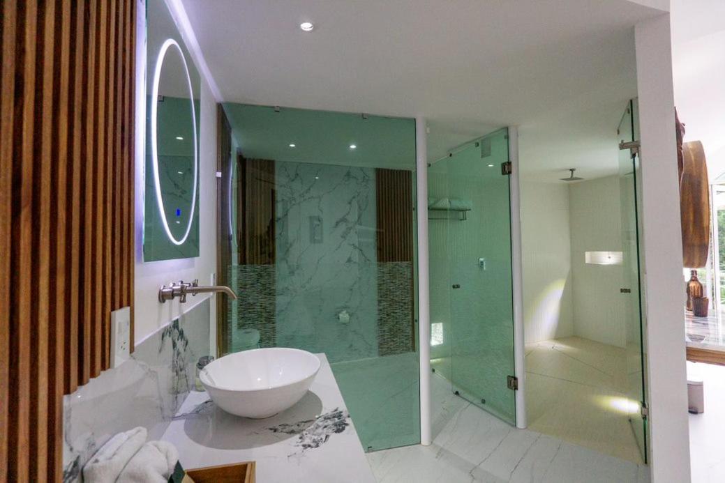 Deluxe Double Room with Balcony photo 3