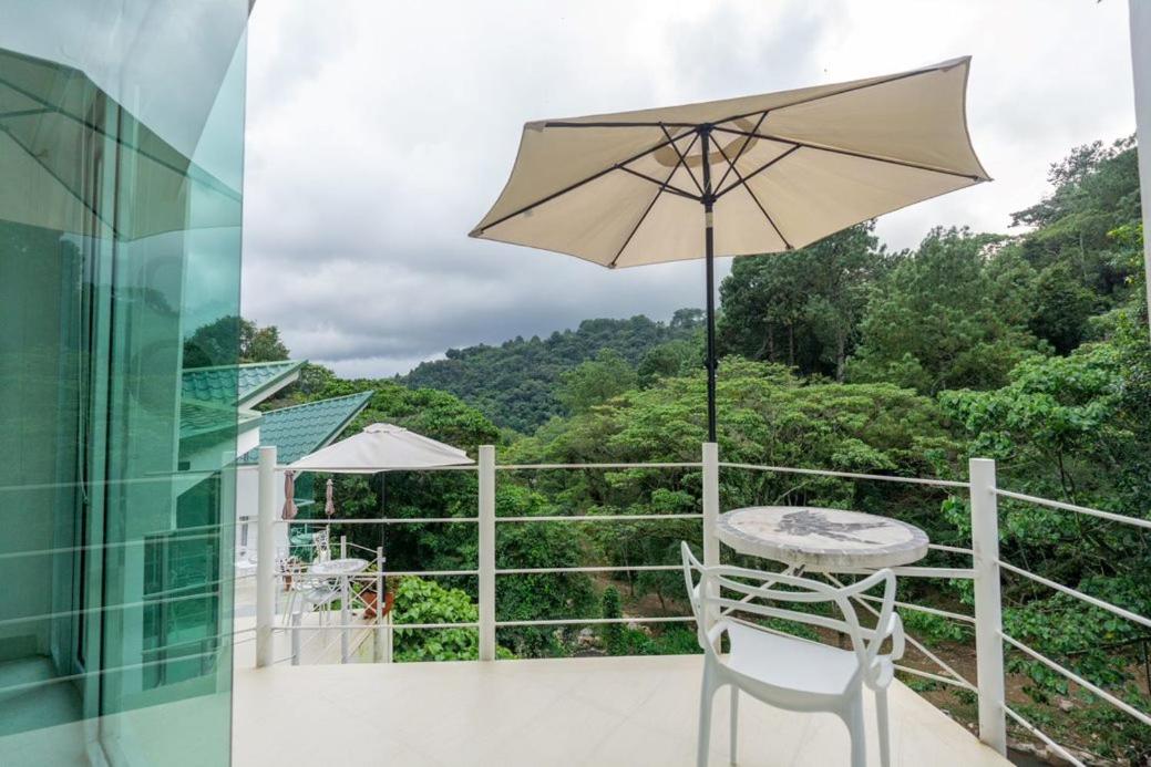 Deluxe Double Room with Balcony photo 2