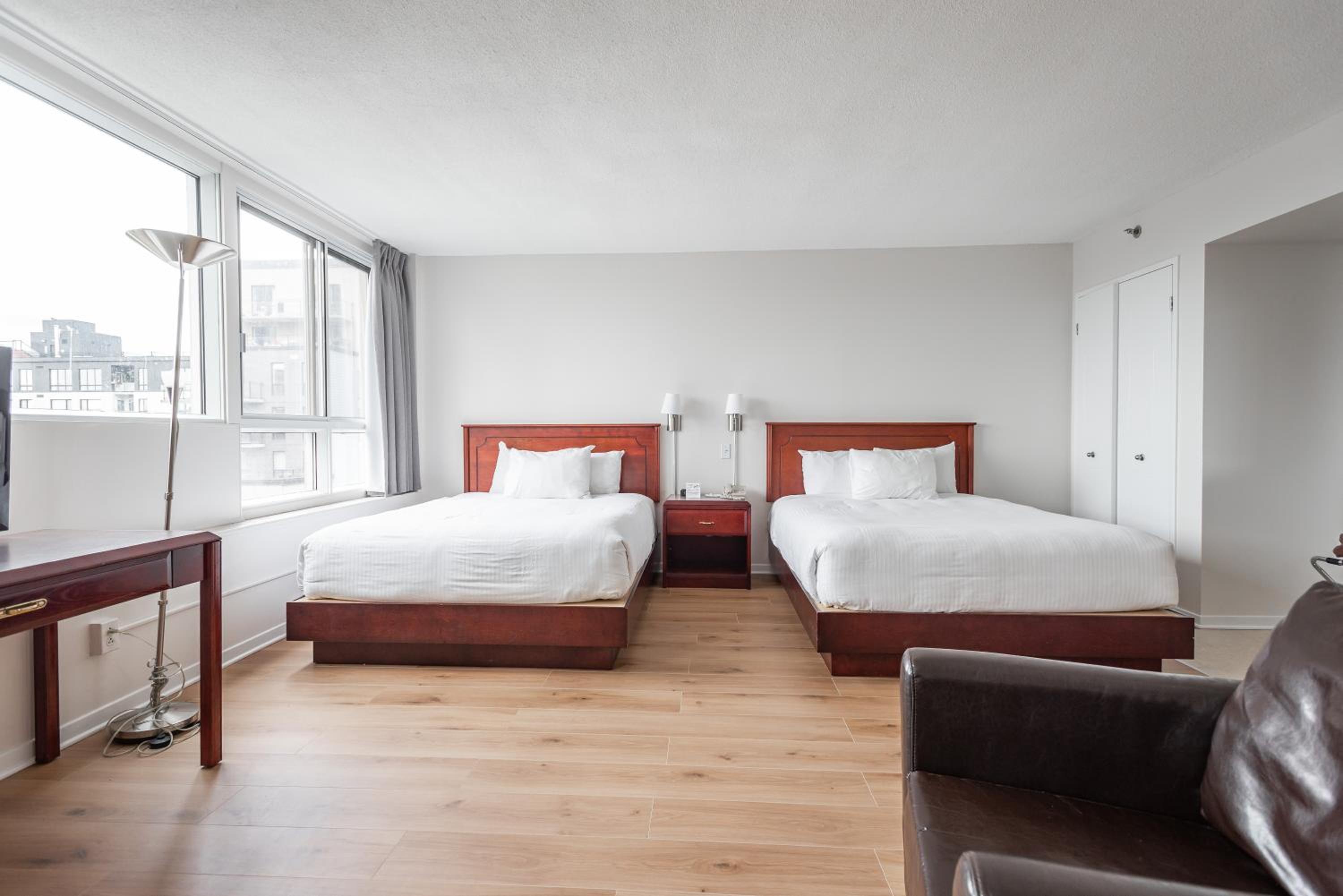 Superior Studio with Two Queen Beds - Photo 4