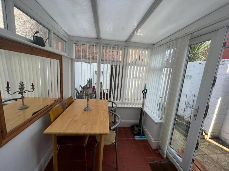 One-Bedroom House photo 2