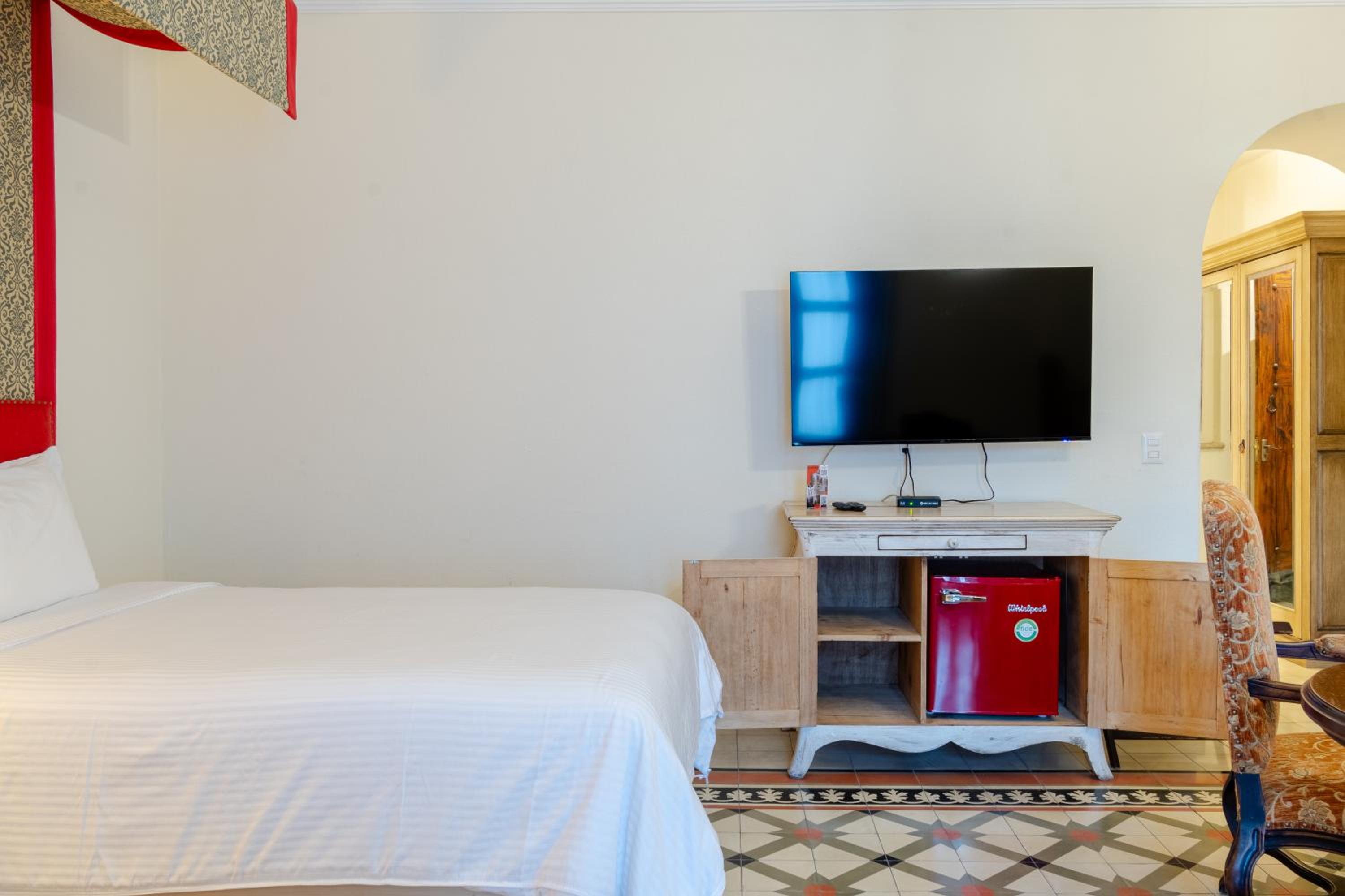 Suite with Two Double Beds - Photo 9