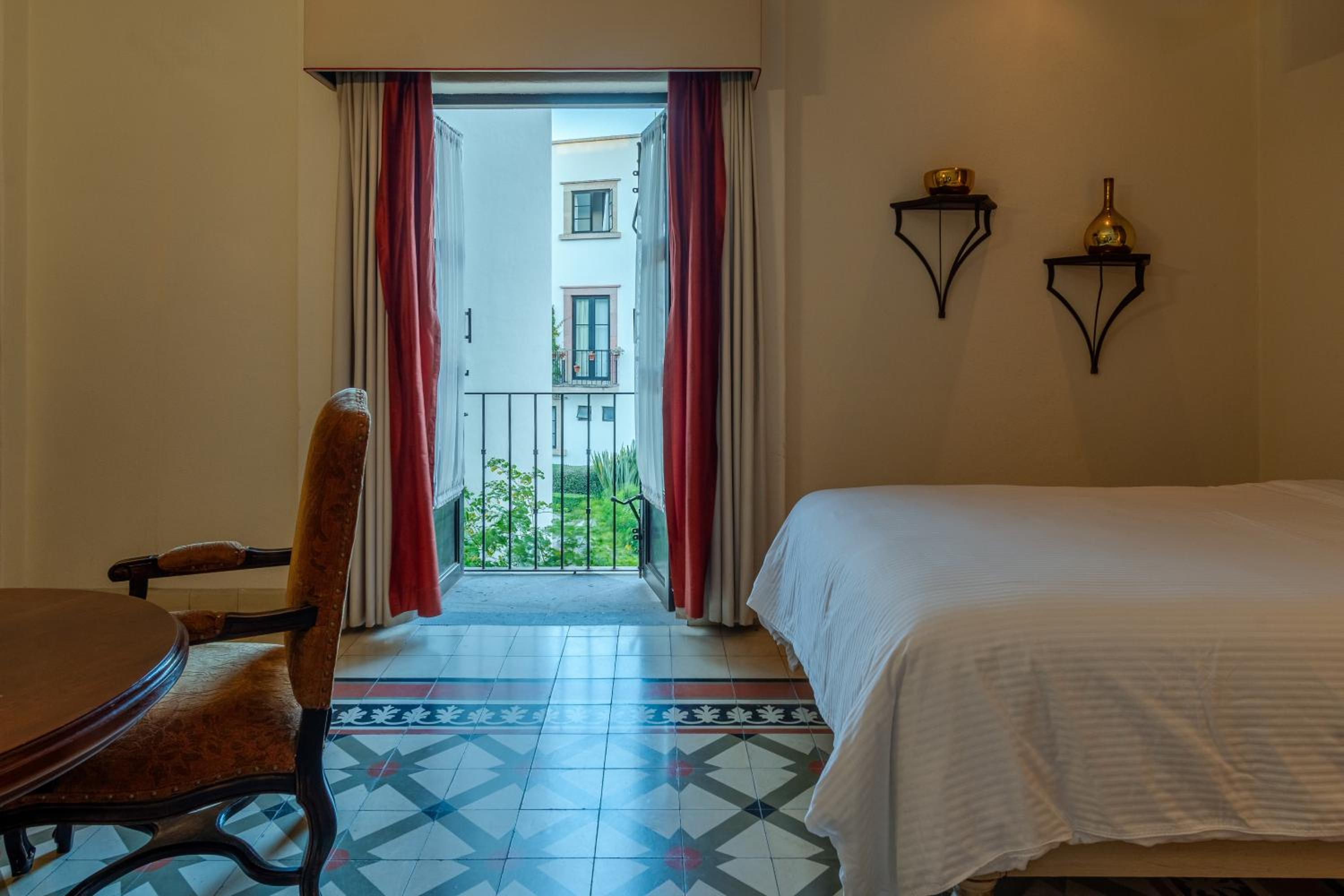 Suite with Two Double Beds - Photo 6