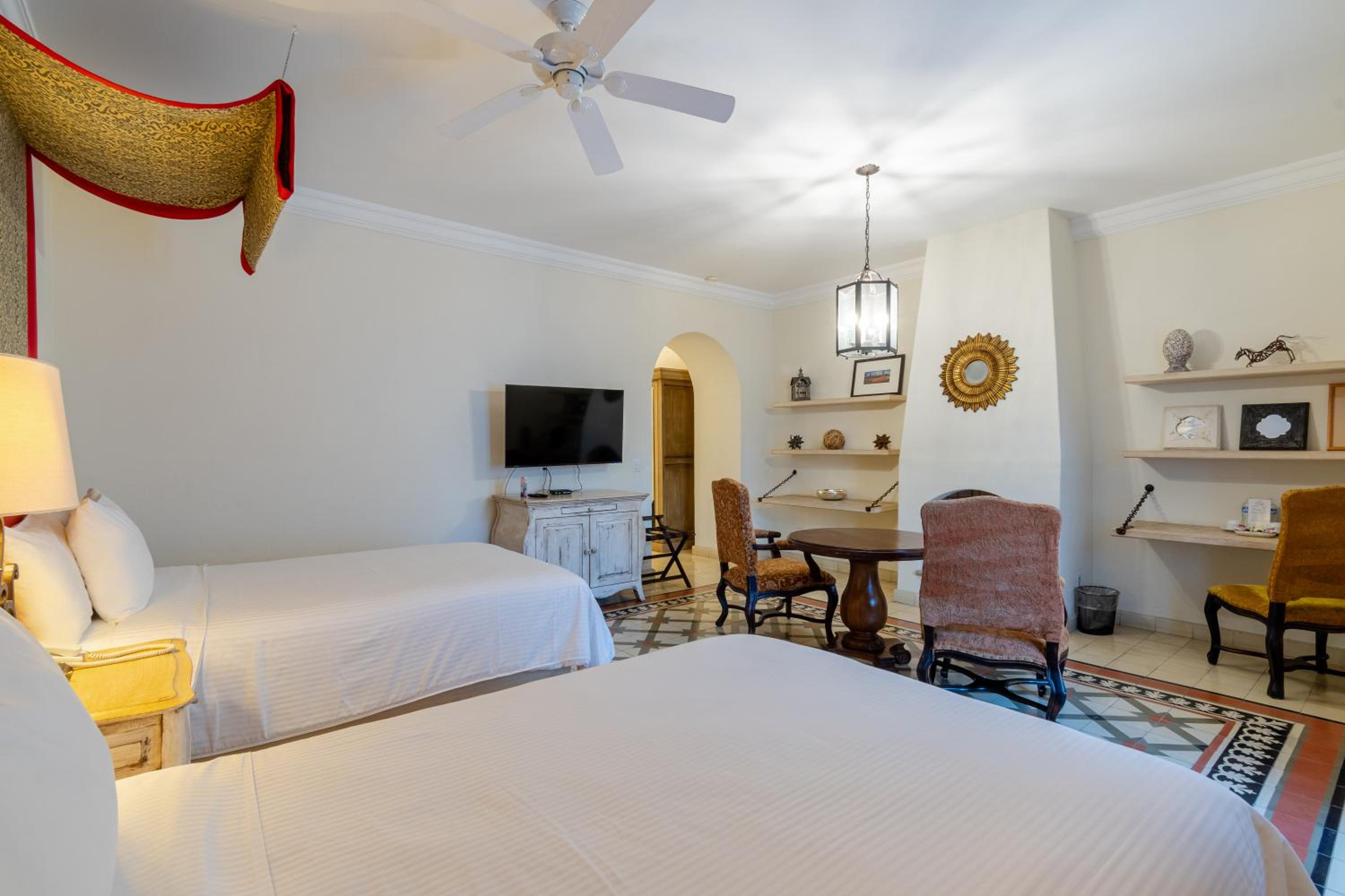 Suite with Two Double Beds - Photo 8