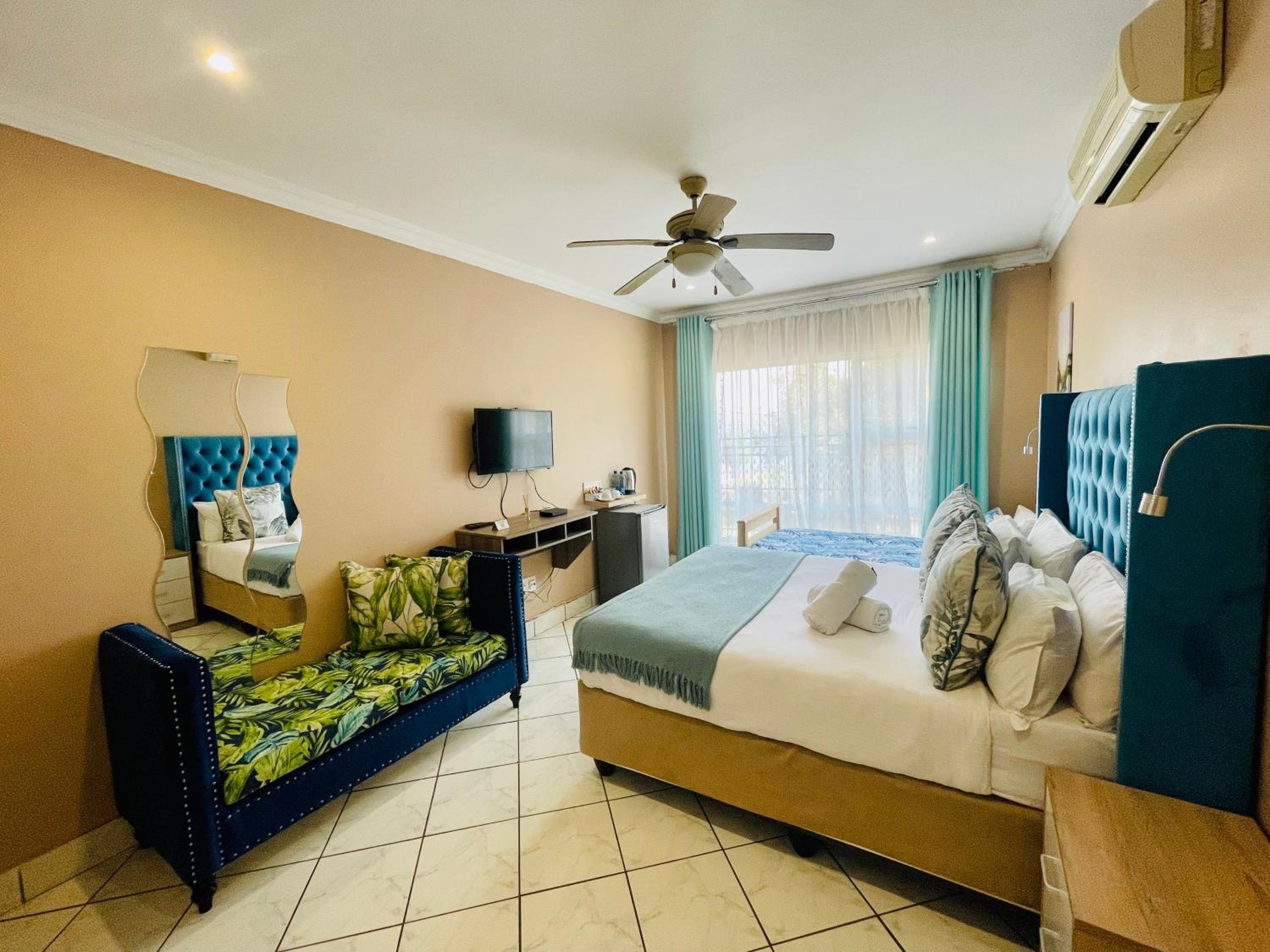 Standard Queen Room - Photo 6