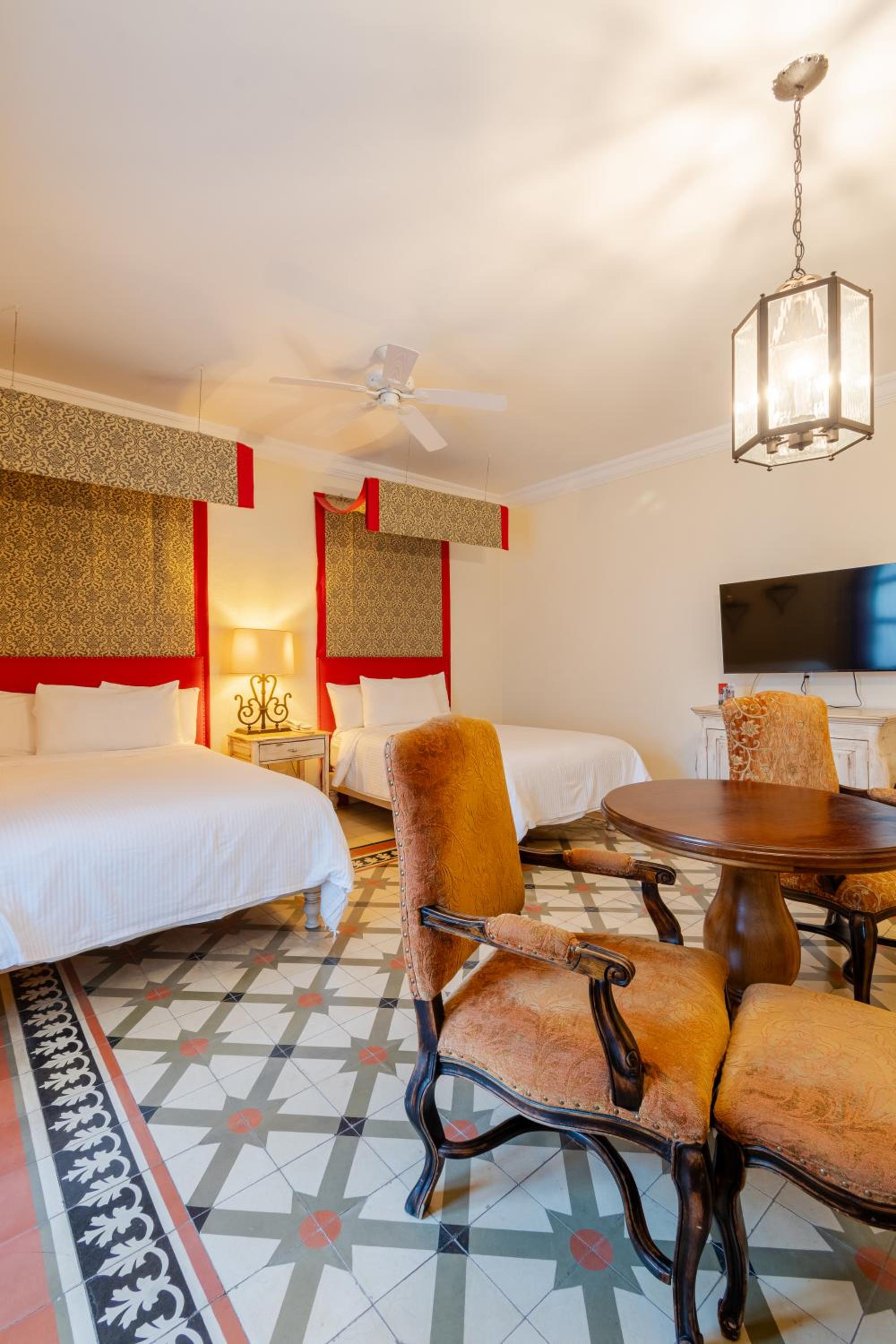 Suite with Two Double Beds - Photo 4