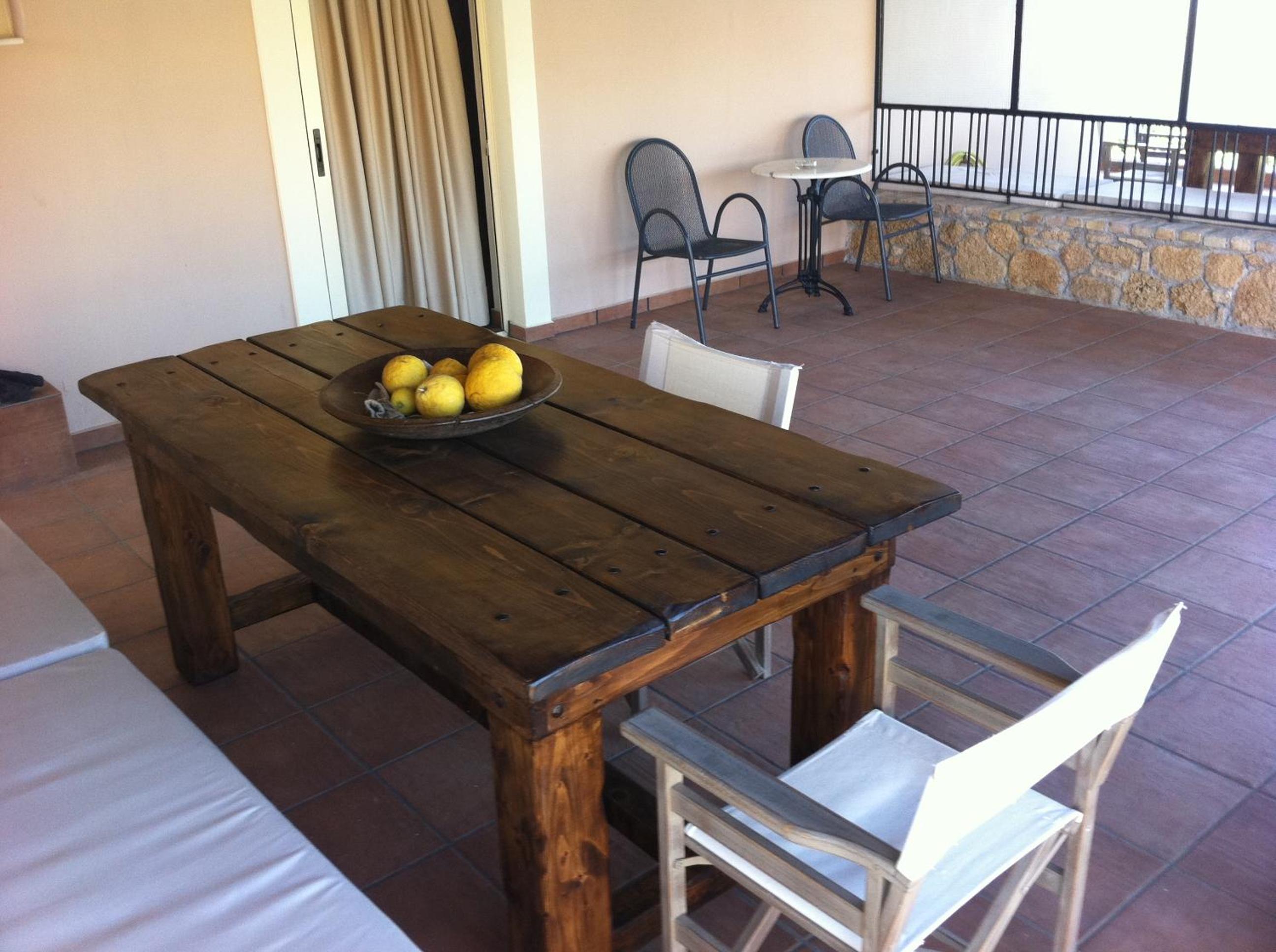 Family Room - Photo 5