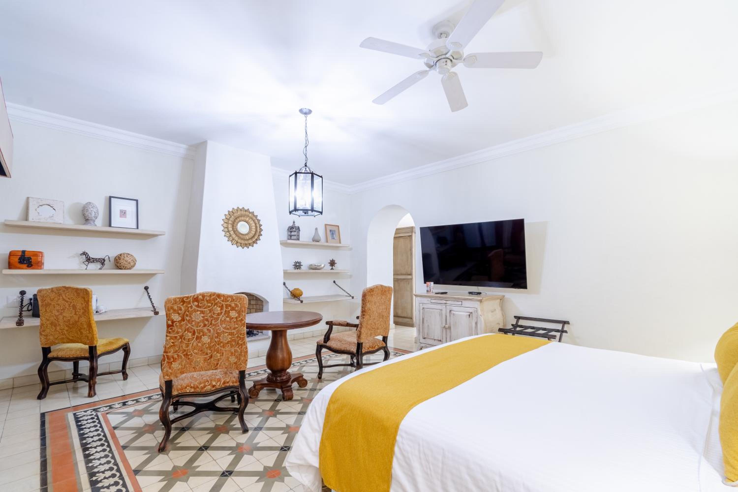 King Suite - Photo 1