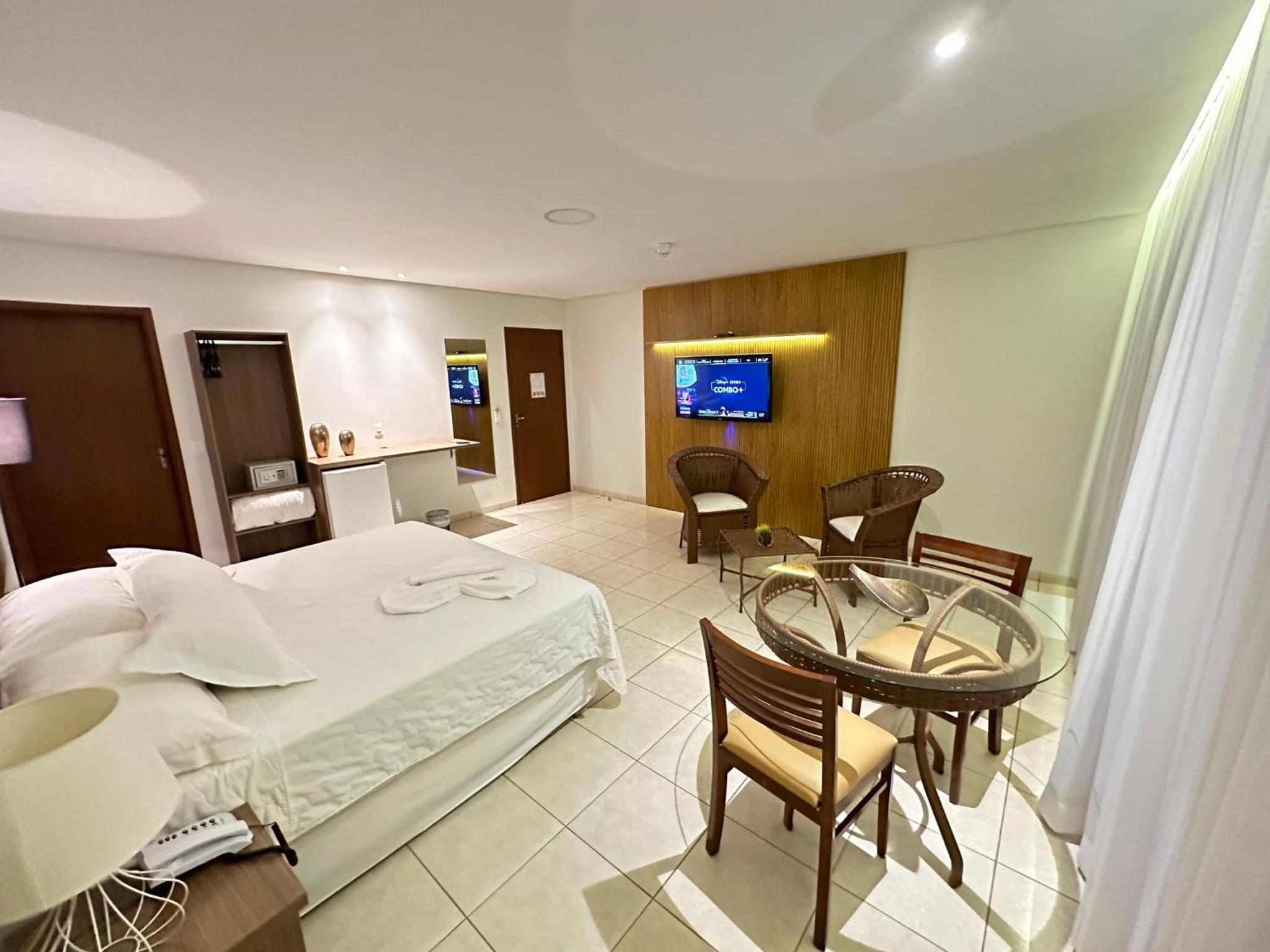 Suite with Spa Bath photo 1