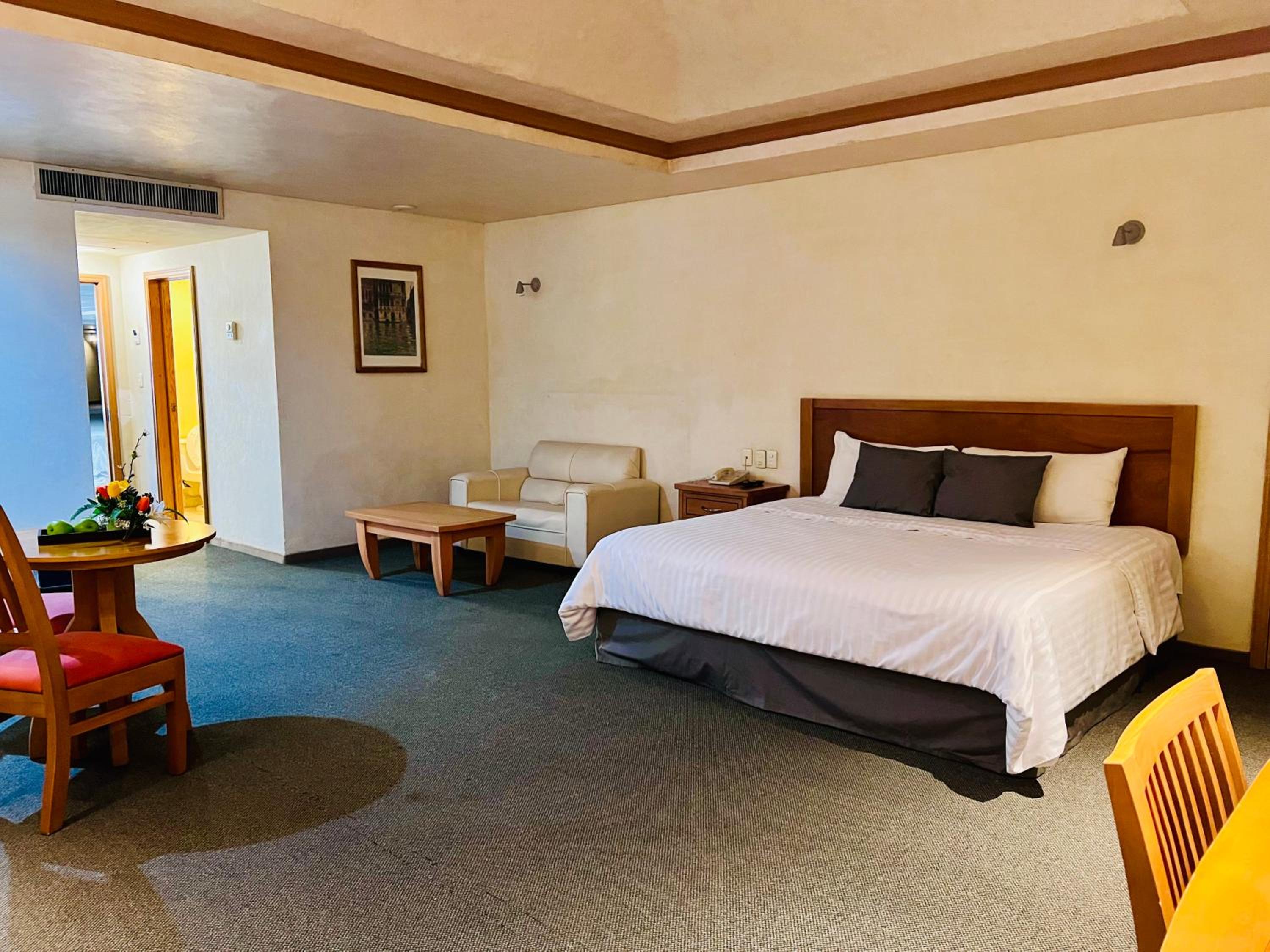 Superior King Suite