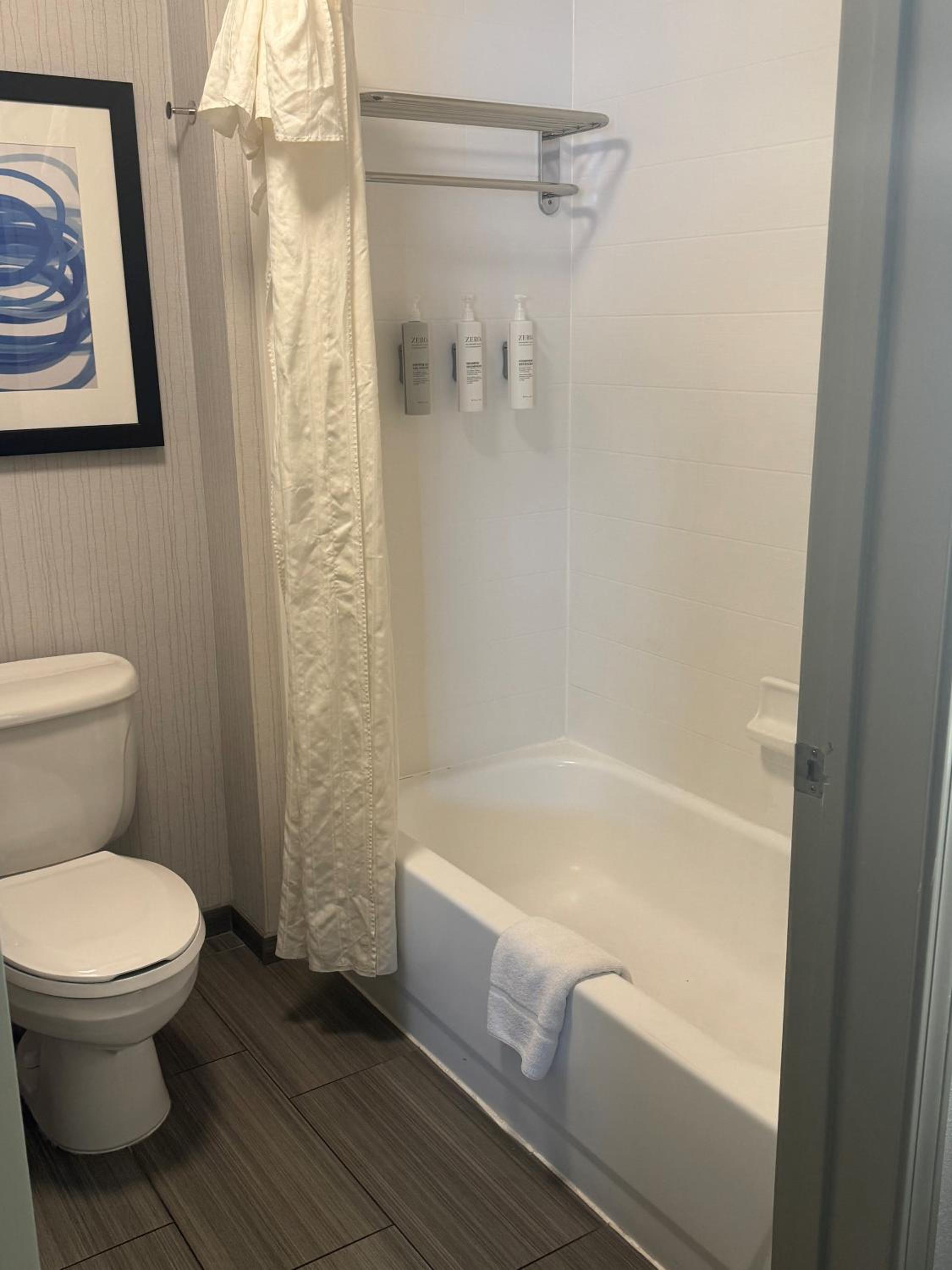 One-Bedroom King Suite - Non-Smoking - Photo 7