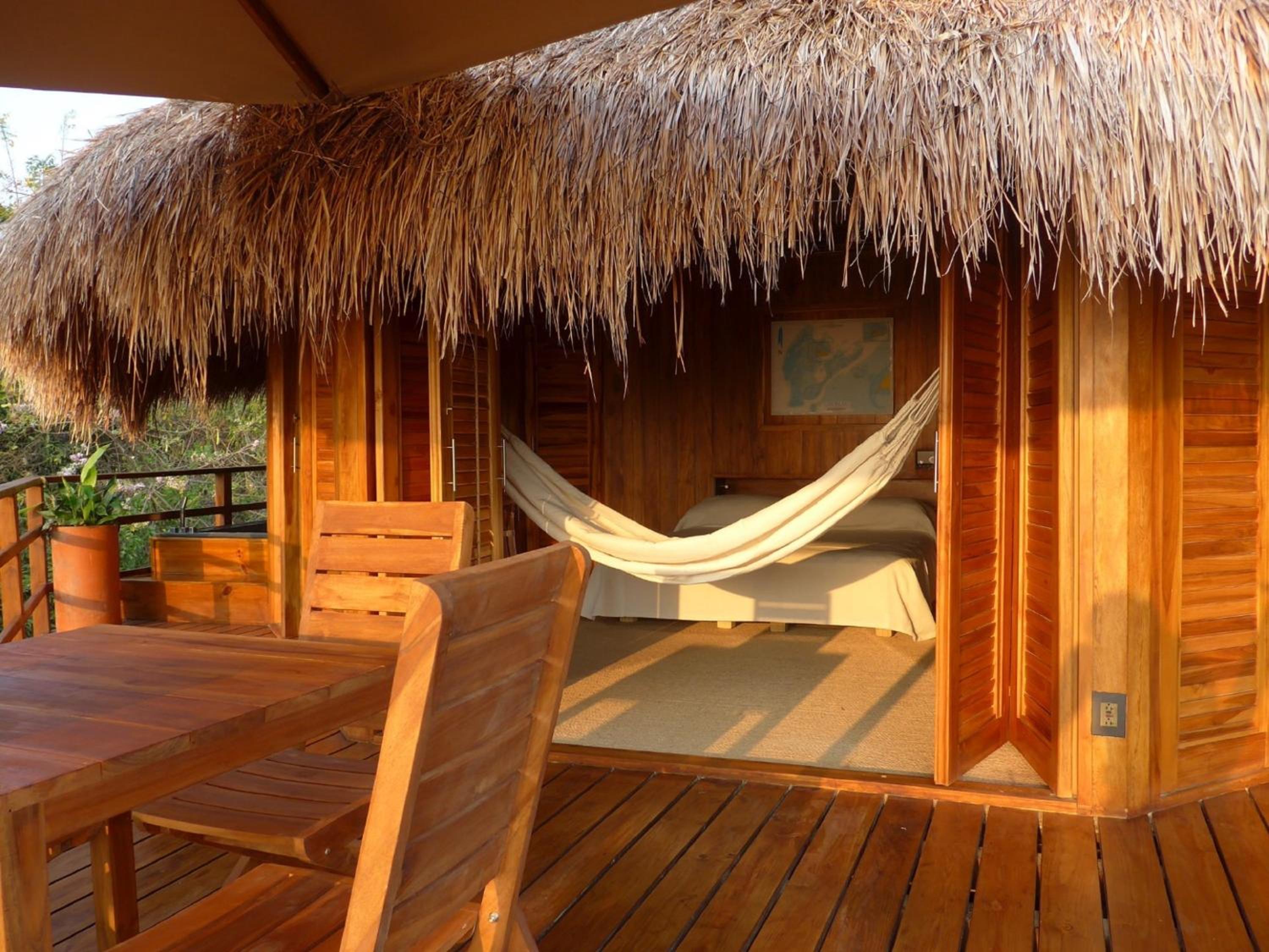 Bungalow with Jacuzzi photo 2