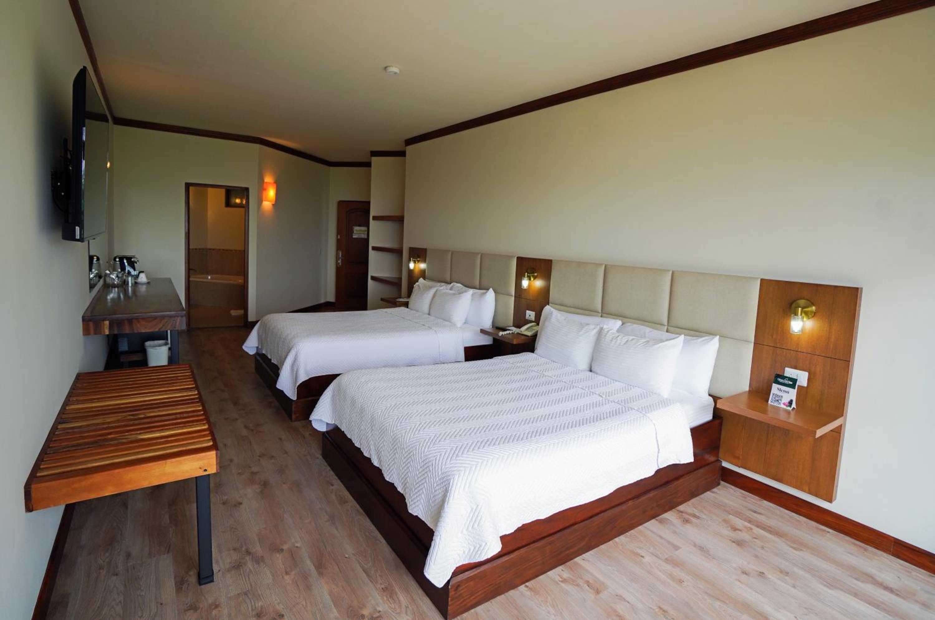 Deluxe Double Room with Two Double Beds - Photo 4