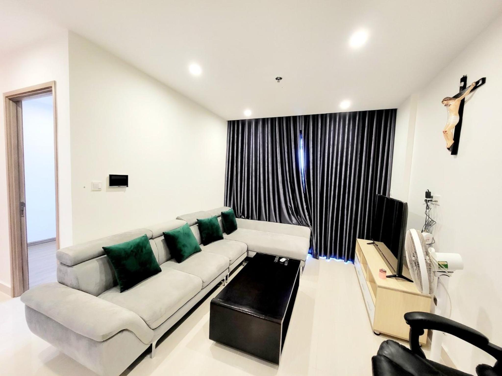 One-Bedroom Apartment photo 1