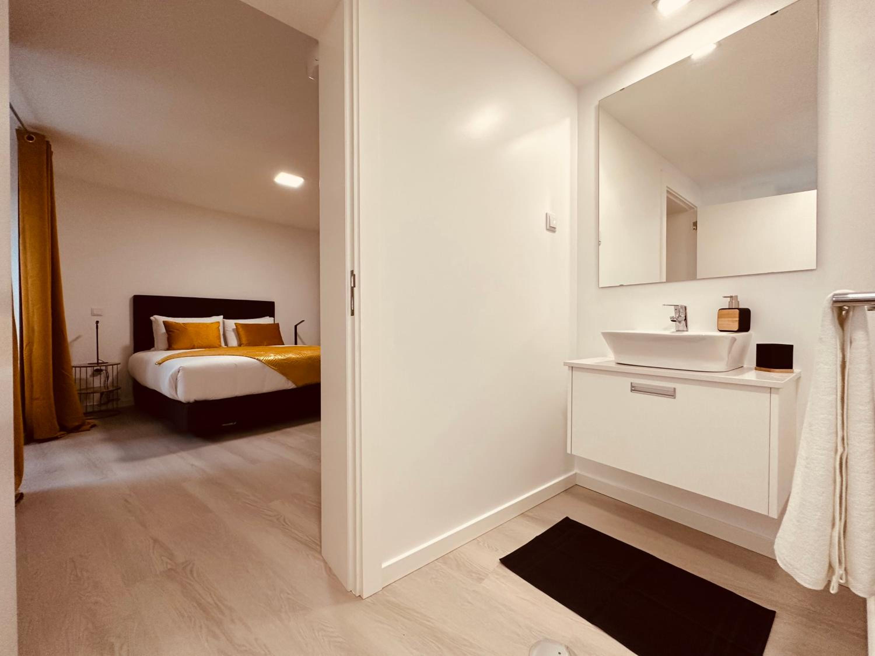 One-Bedroom Apartment photo 3