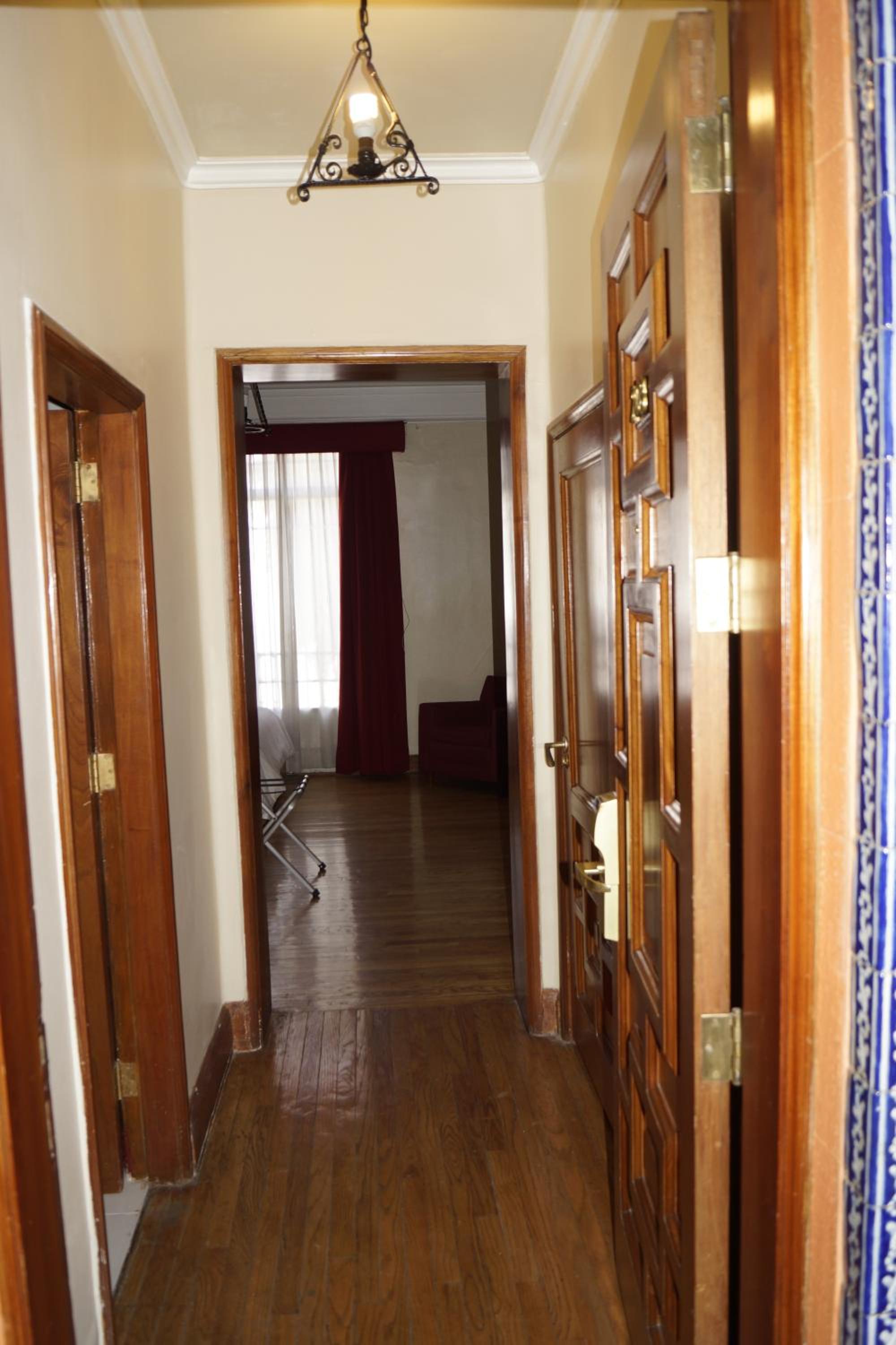 Double Room with Two Double Beds - Photo 2