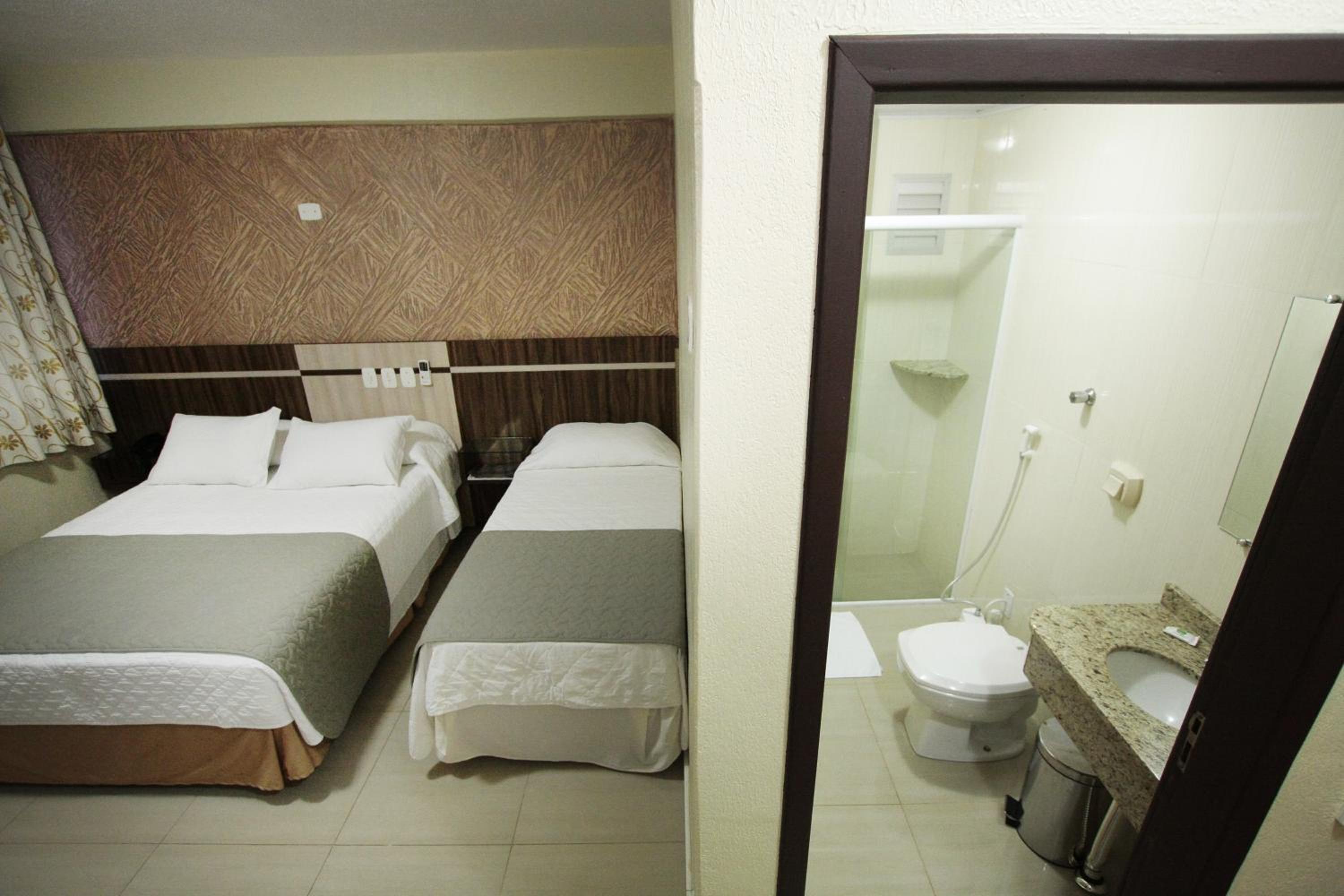 Deluxe Triple Room photo 3