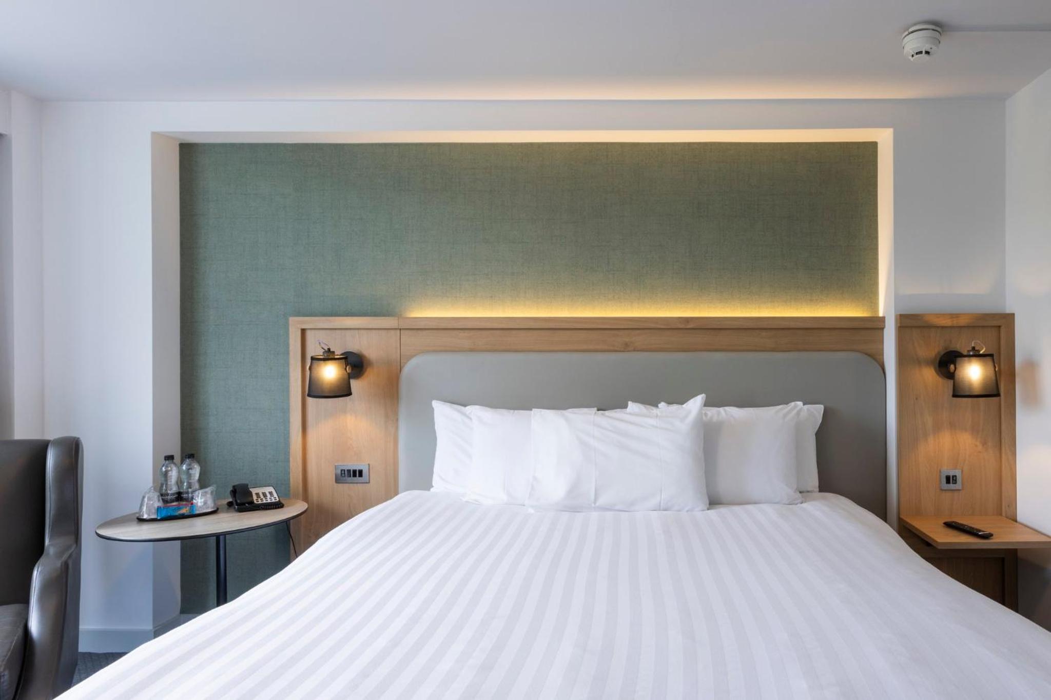 Premium King Room - Photo 1