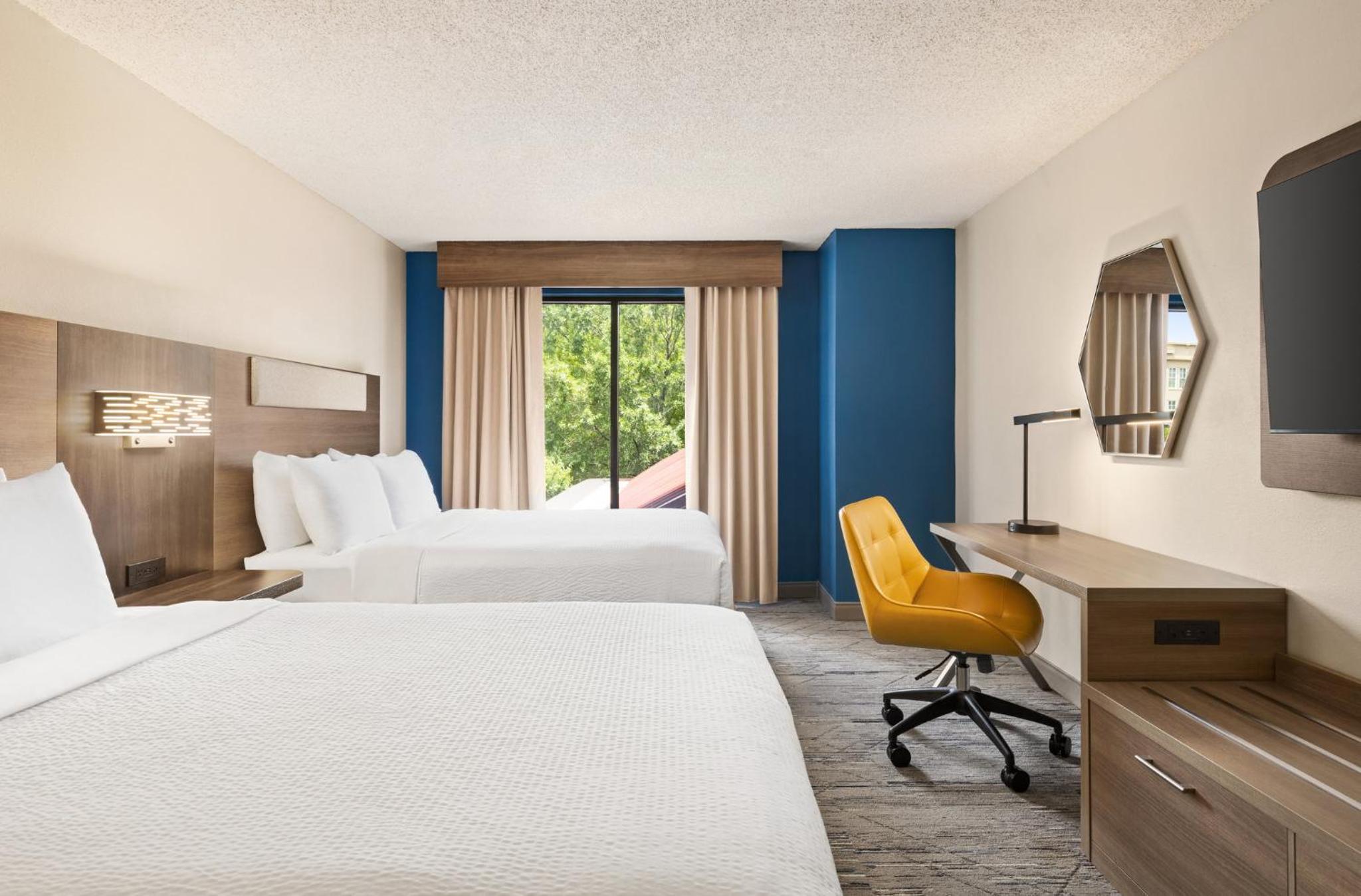 Queen Room with Two Queen Beds - Disability Access with Bath Tub - Photo 2