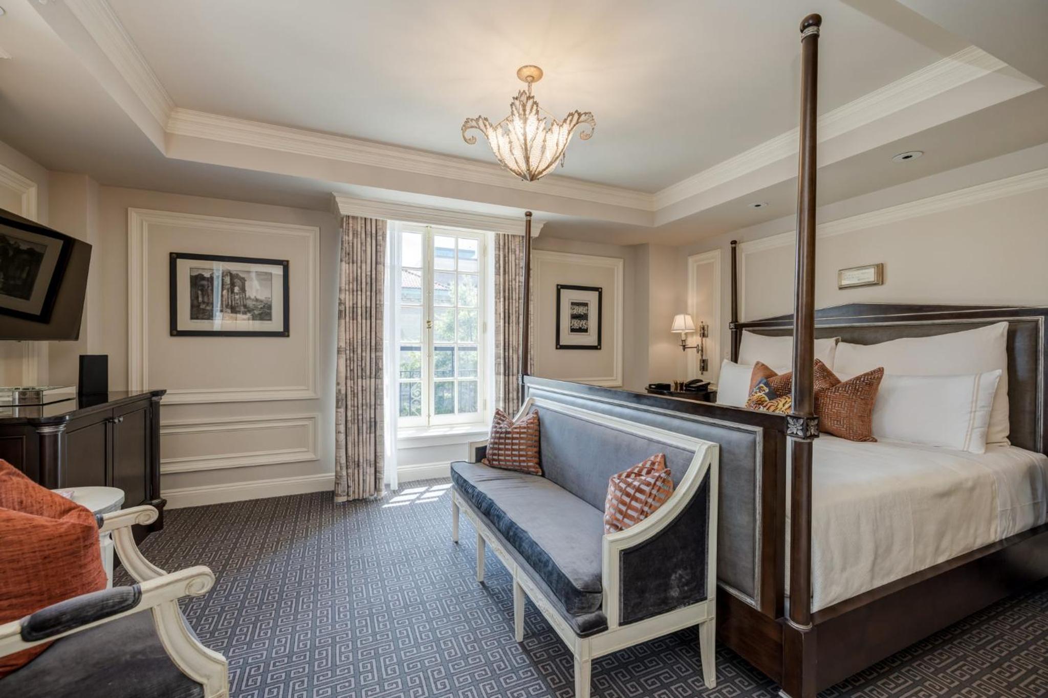 Deluxe Suite - Photo 1