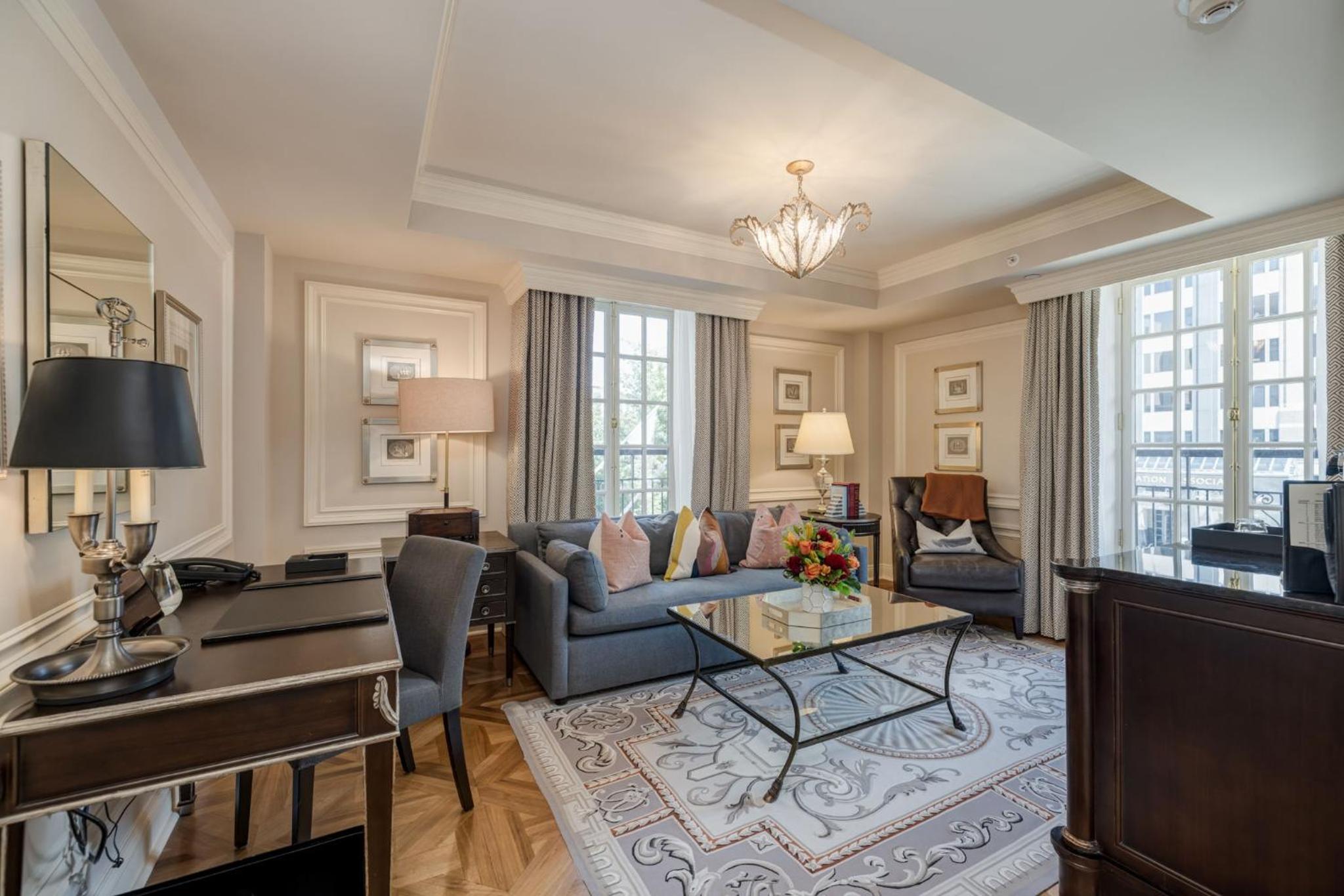 Deluxe Suite - Photo 9